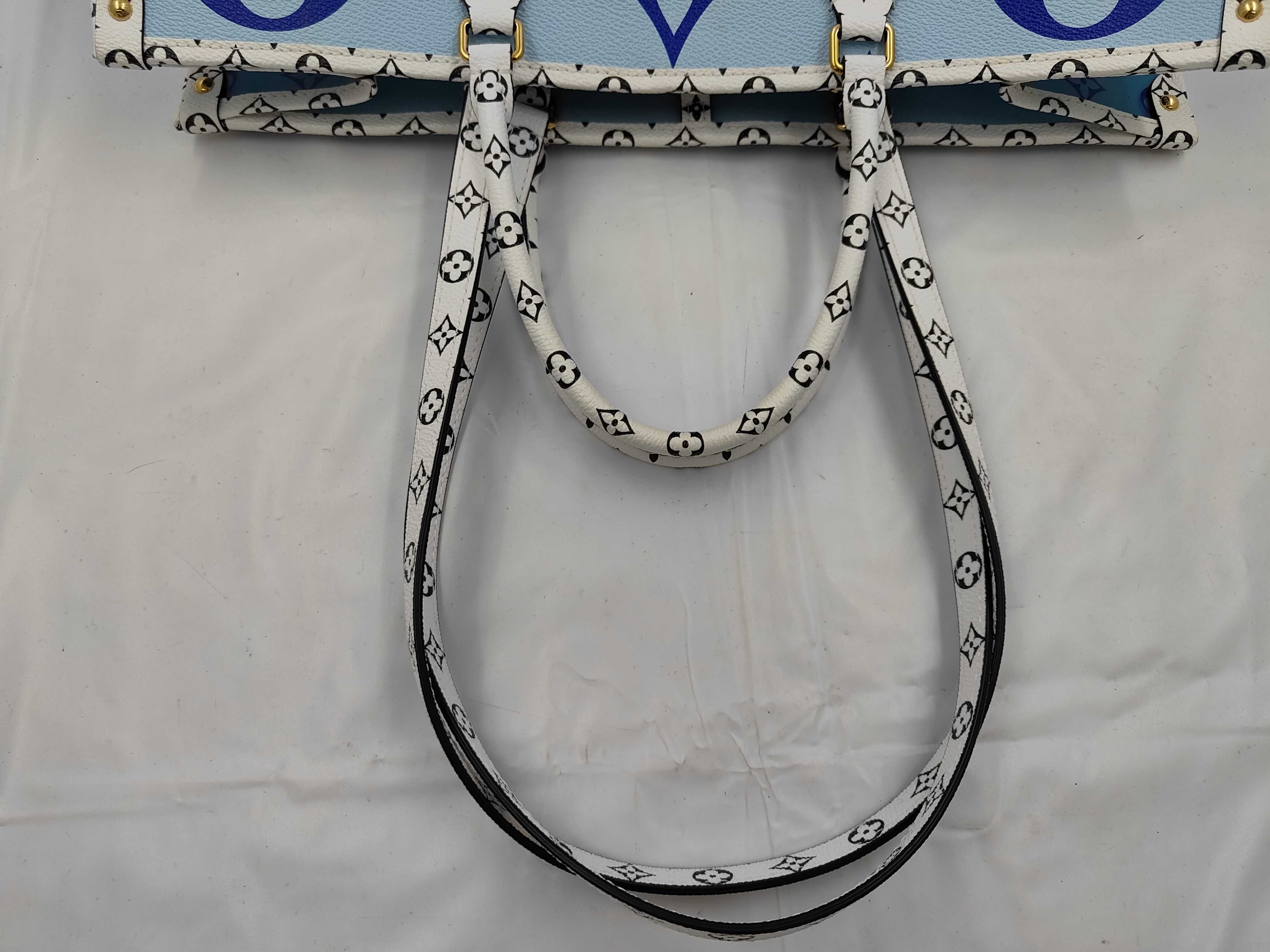 LV Giant Monogram M44683 OnTheGo GM FL2129 Handbag — view 3