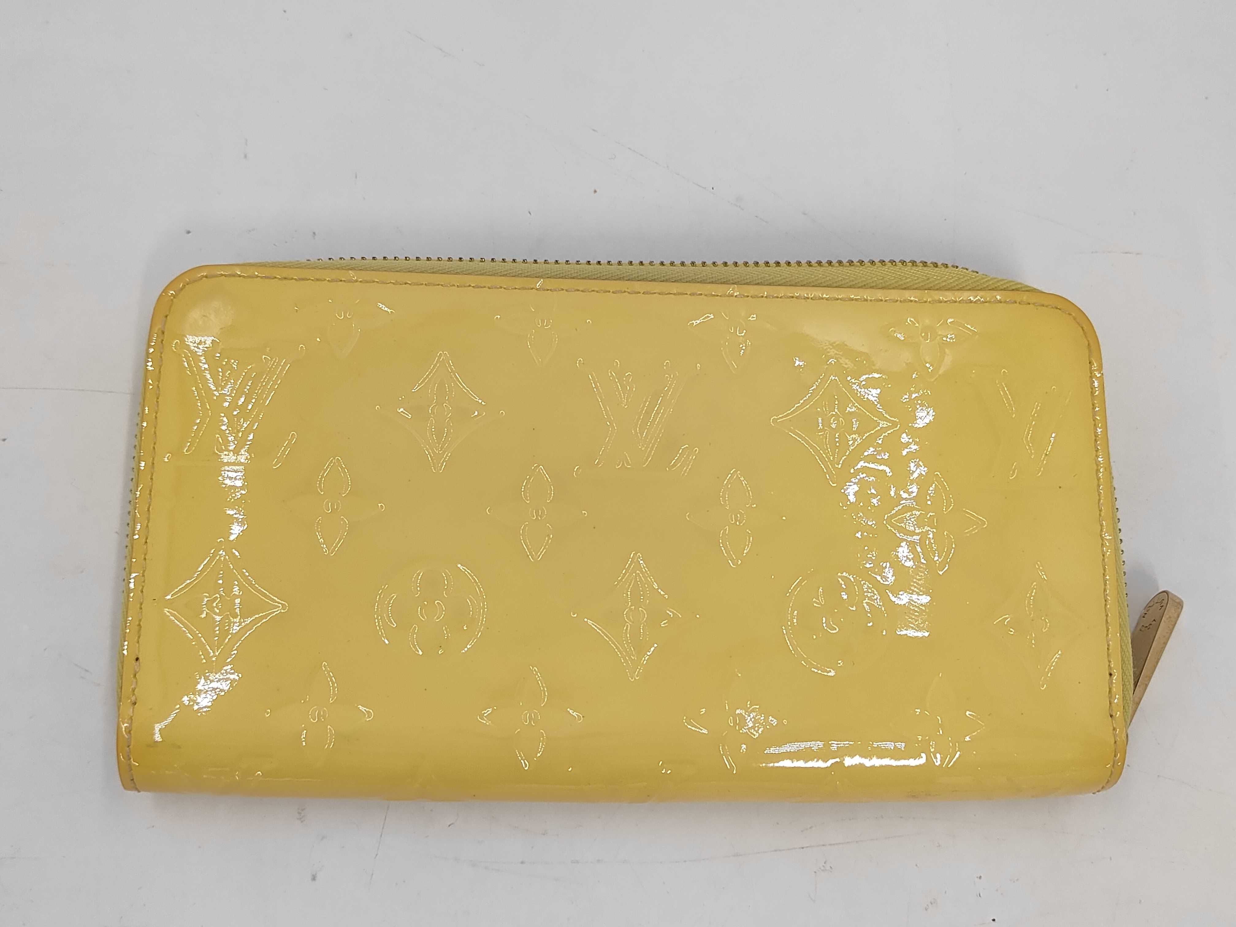 Vernis Louis Vuitton Vernis Zippy Wallet Citrine MI0154 Wallet