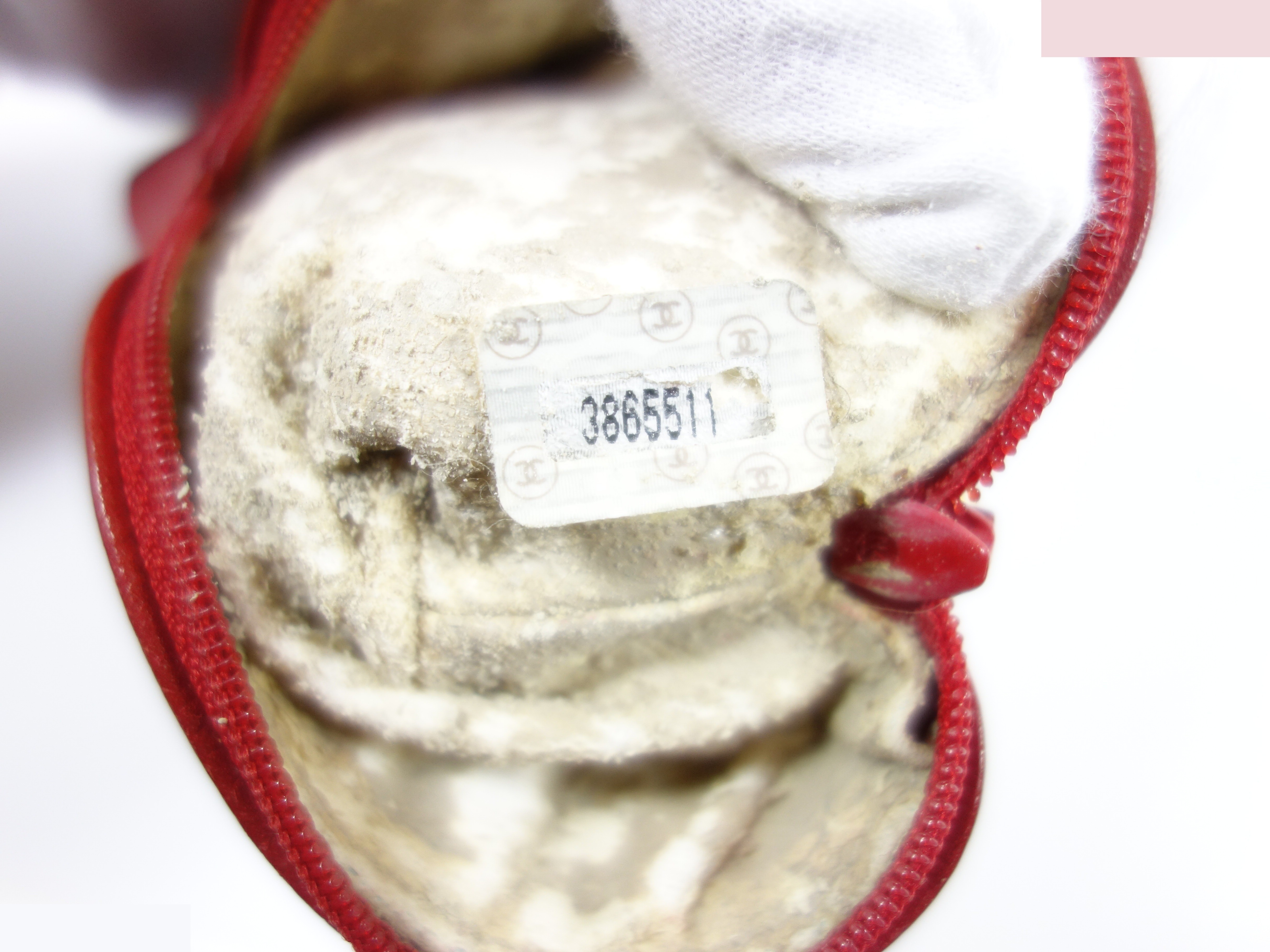 Caviar skin (bags) and pouches — view 5