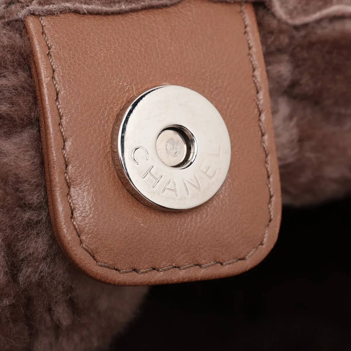 Chocolate Bar Shearling Shoulder Bag, Brown, Silver Hardware, 10430875 (Serial Number in the 10s), Aftermarket Handle. — view 7