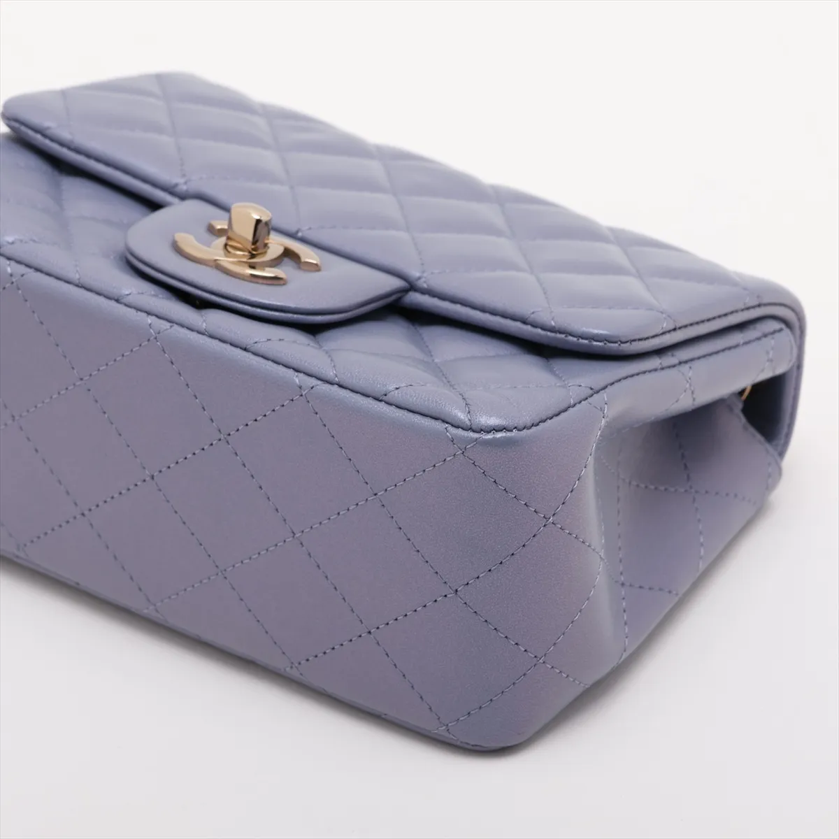 [Individually packaged] Chanel Mini Matelassé 17 Lambskin Single Flap Single Chain Bag, Purple, Gold Hardware, JC5JKN16, Random Plate, A35200 — view 3