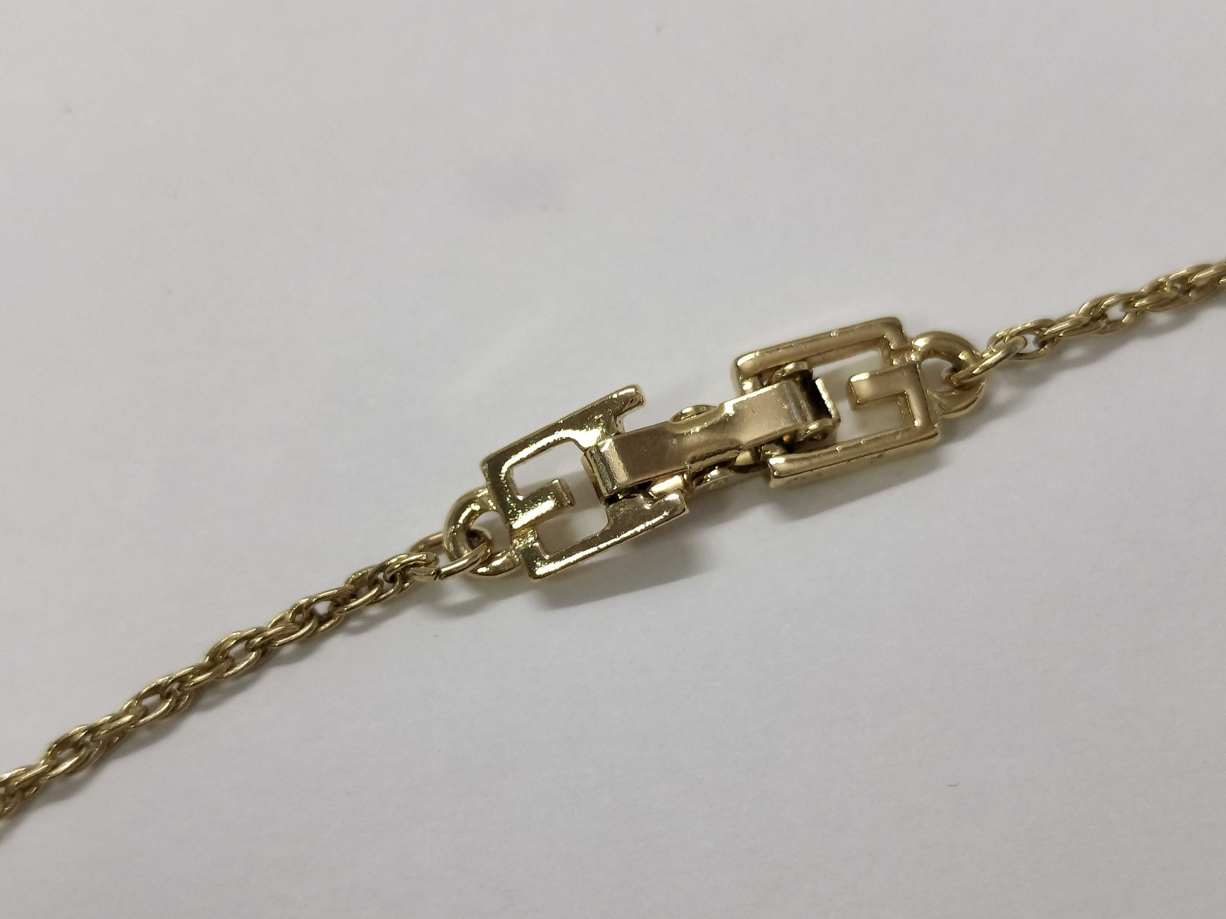 G-logo ribbon rhinestone gold necklace — view 5