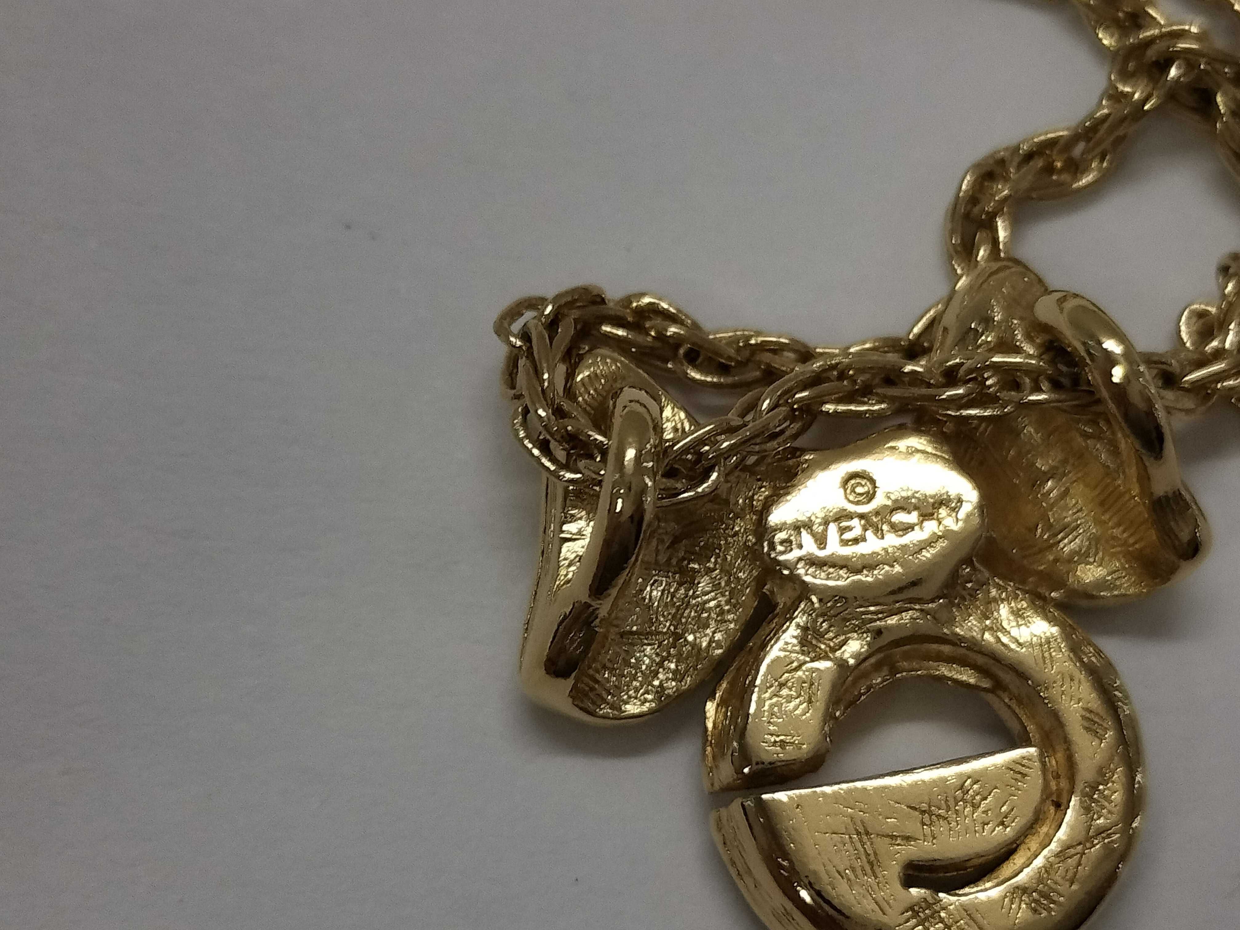 G-logo ribbon rhinestone gold necklace — view 10