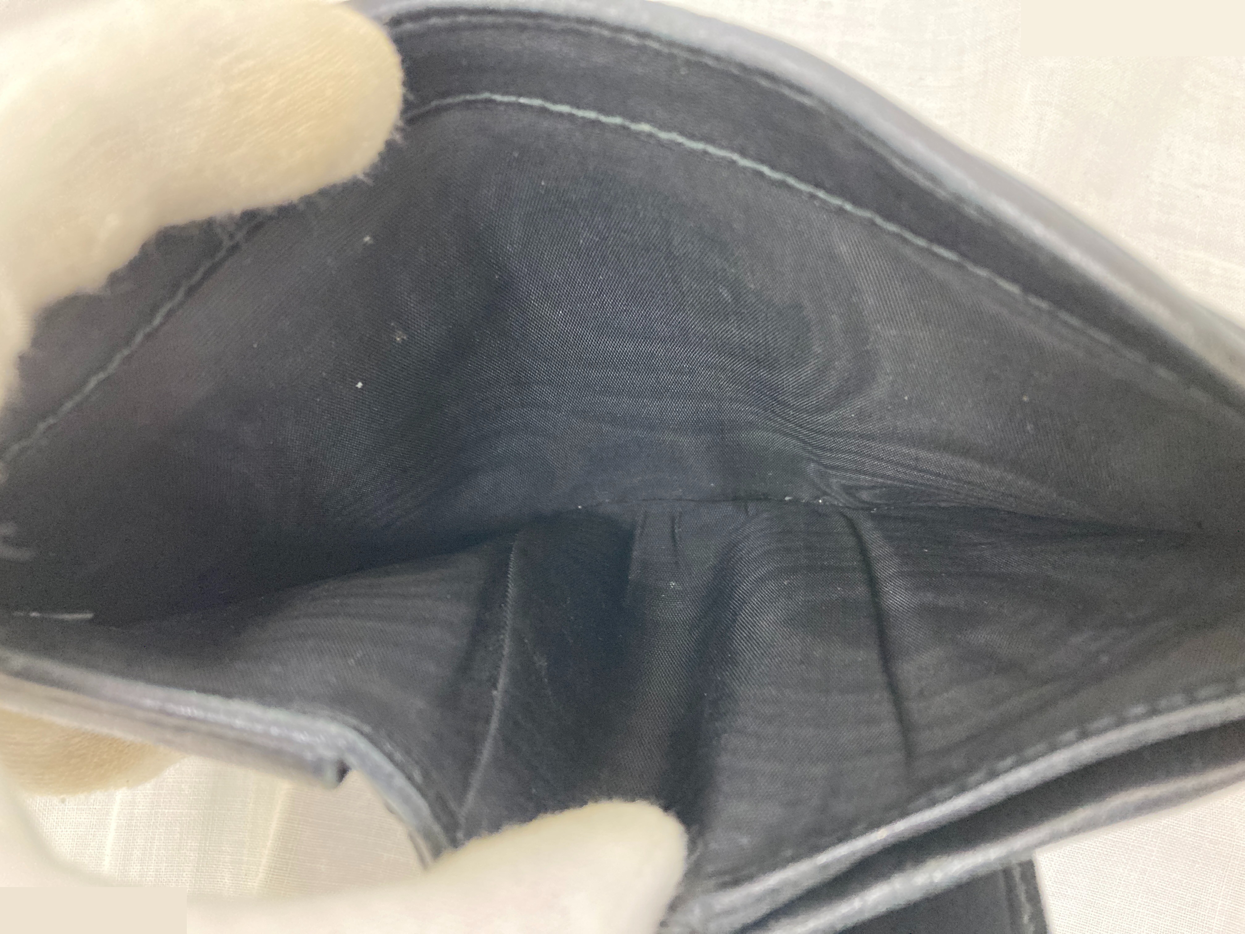 Other lines: Bags and Wallets — view 5