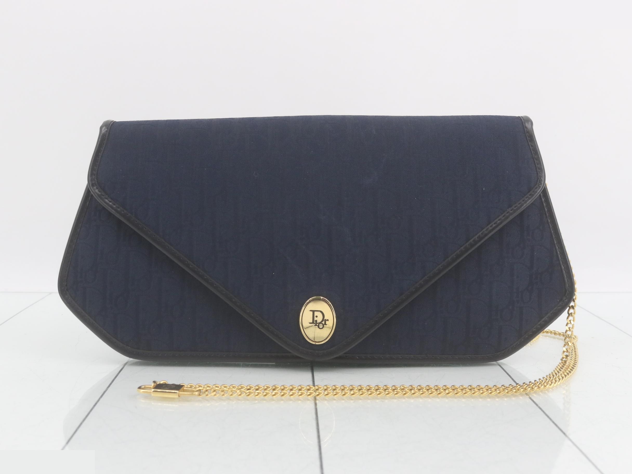 Vintage chain shoulder bag, Trotter brand.