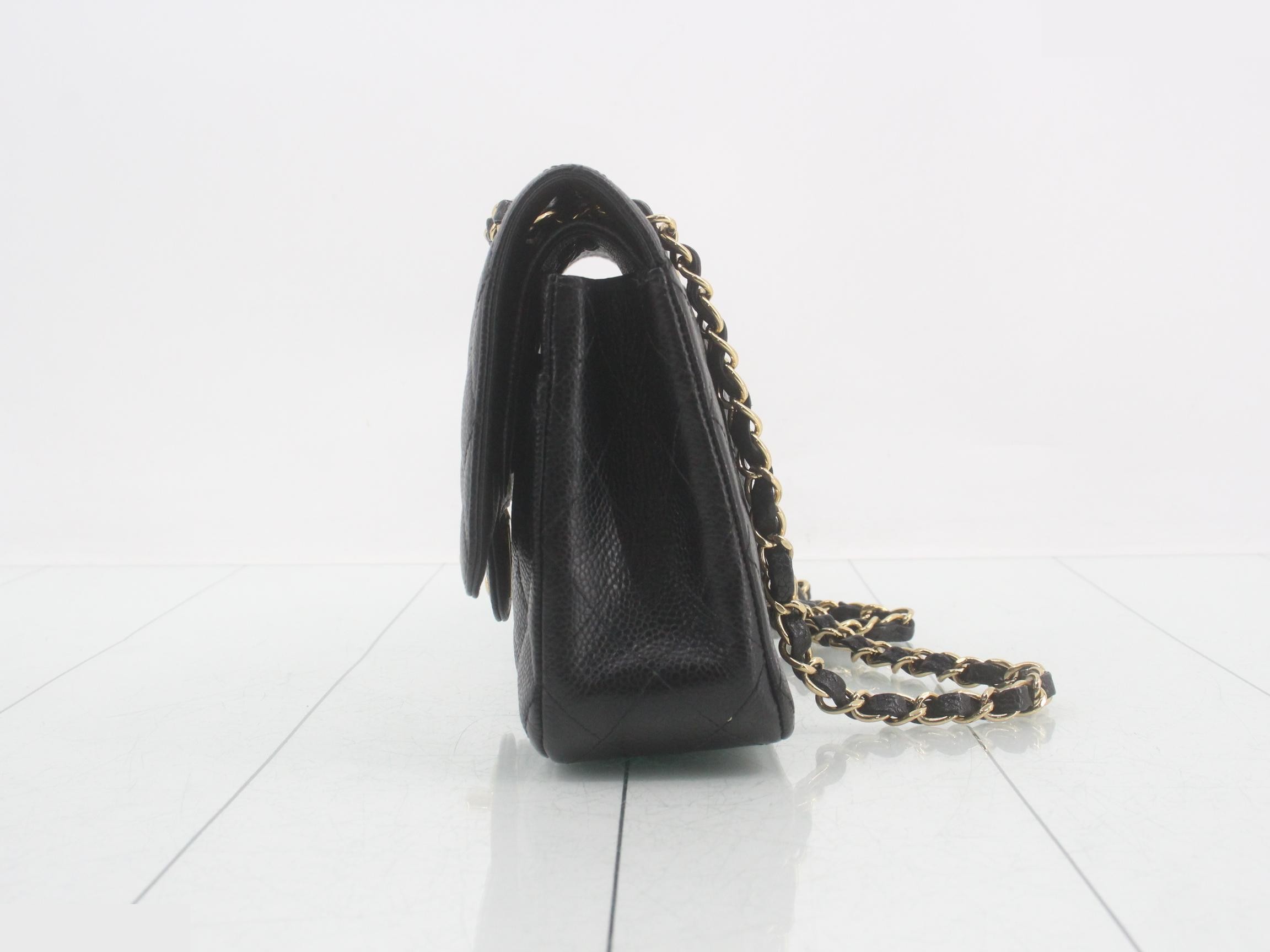 Matelassé Classic Flap 25 Shoulder Bag, Caviar Leather — view 3