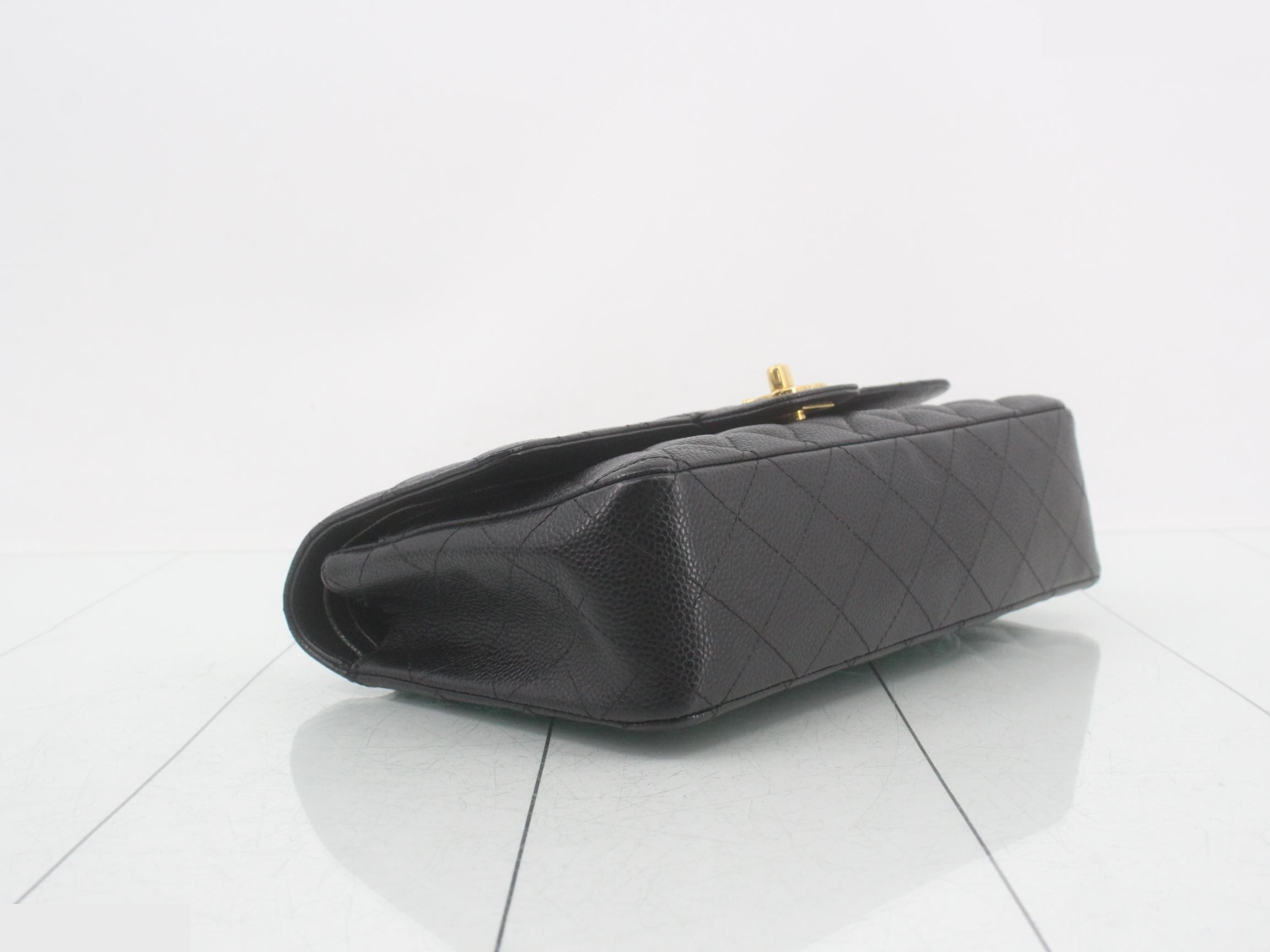Matelassé Classic Flap 25 Shoulder Bag, Caviar Leather — view 5