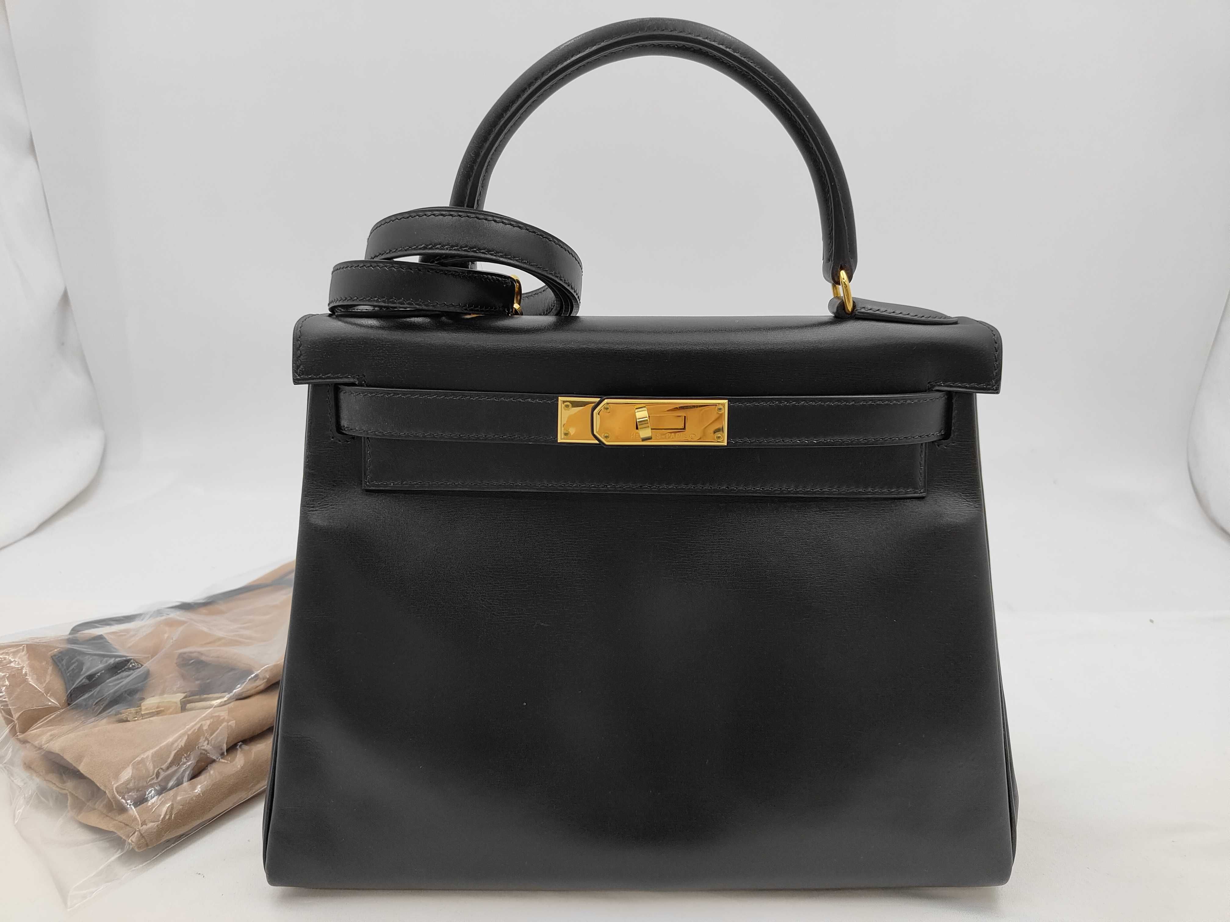 Kelly 28 Box Calf Leather, Black, Gold Hardware, Z Stamp, Handbag
