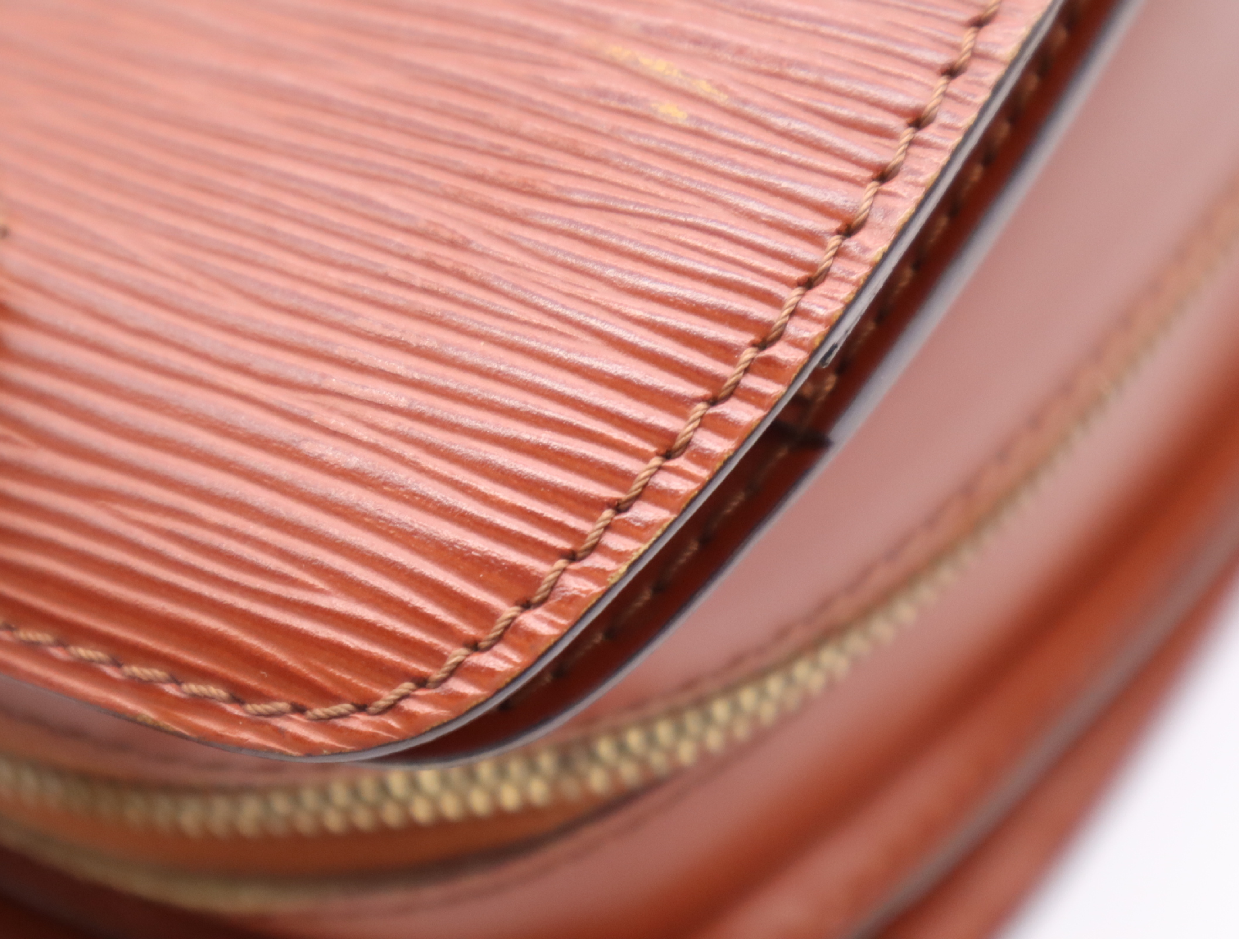 M52053 Epi Pont Neuf Kenya Brown Handbag — view 11