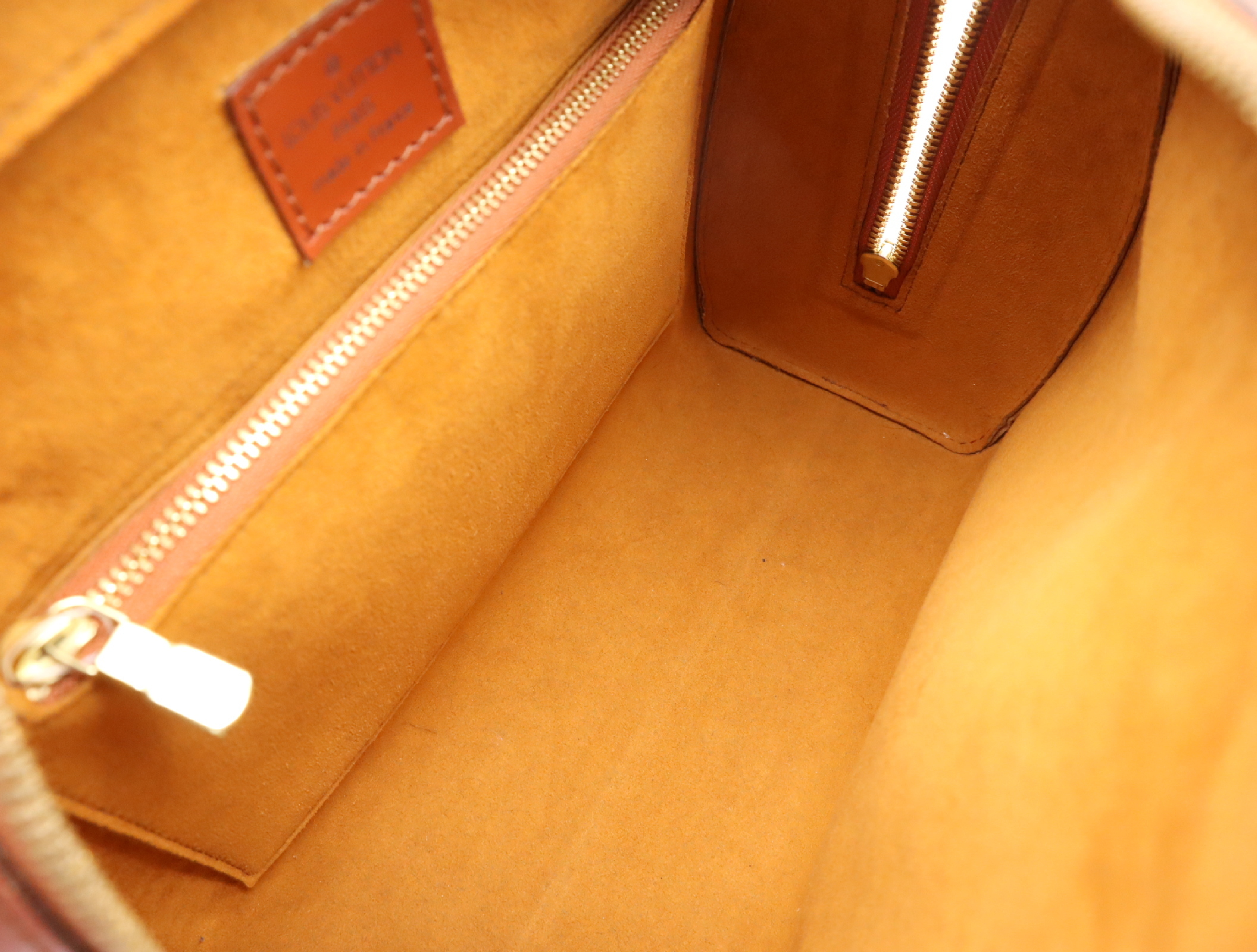 M52053 Epi Pont Neuf Kenya Brown Handbag — view 14