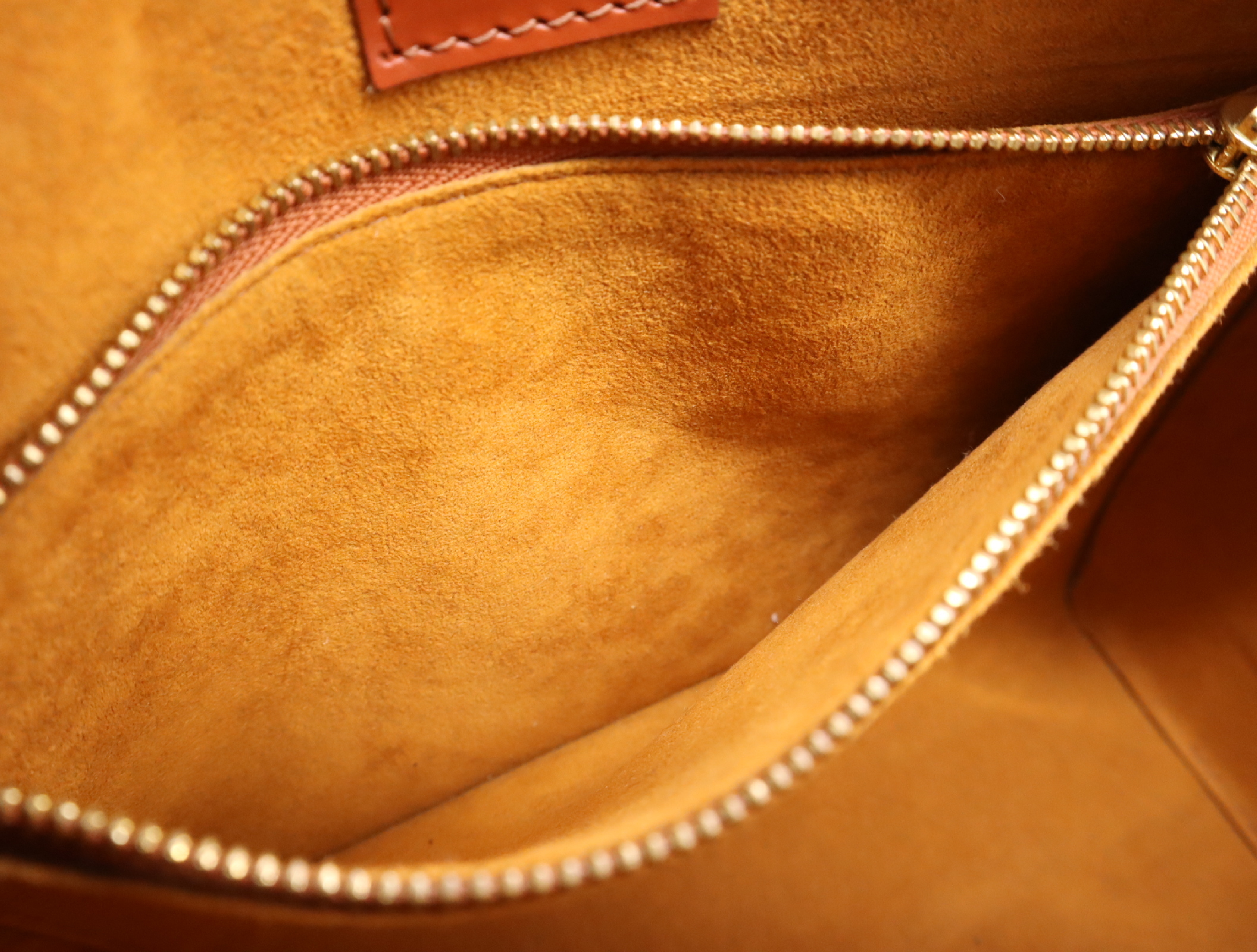 M52053 Epi Pont Neuf Kenya Brown Handbag — view 15