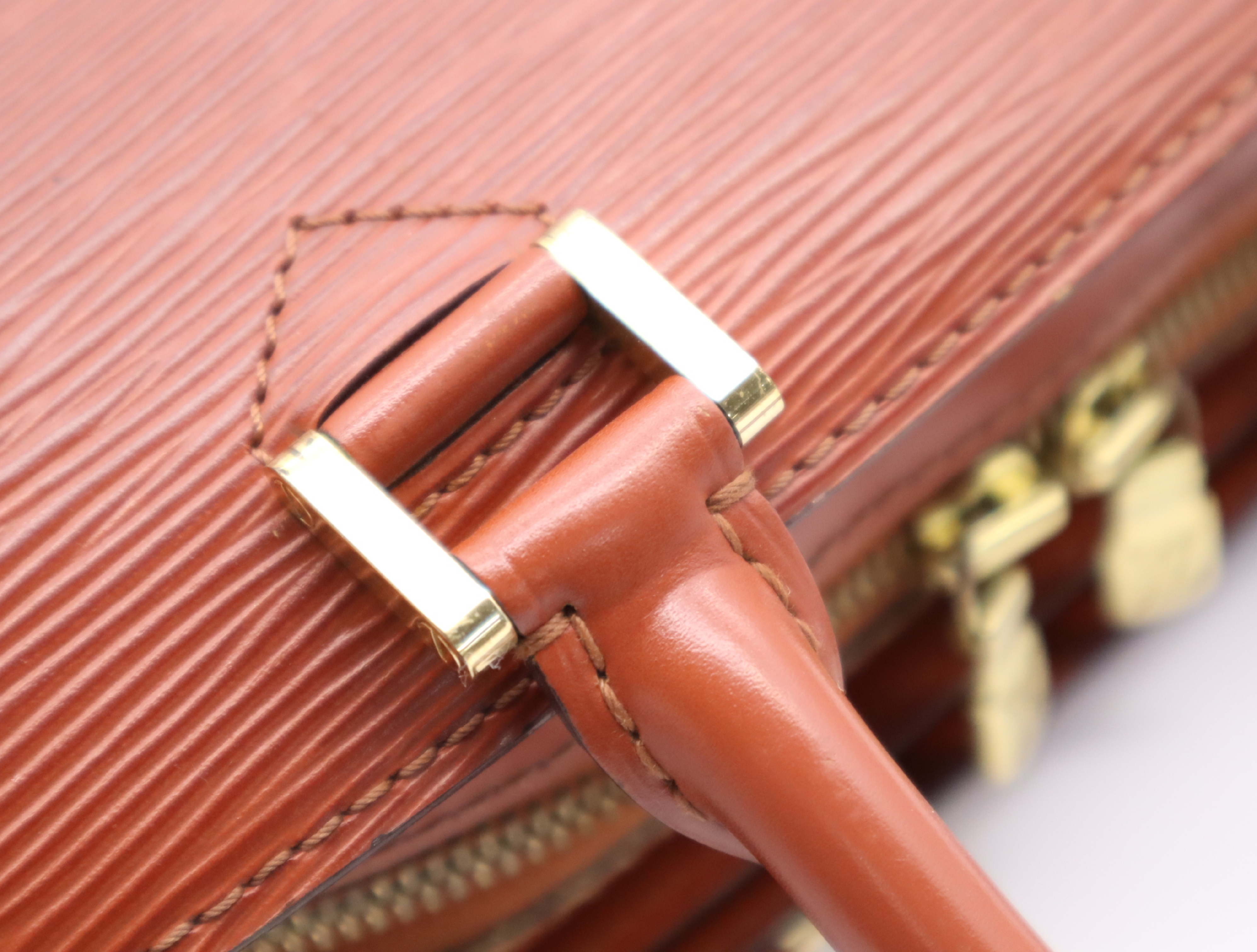 M52053 Epi Pont Neuf Kenya Brown Handbag — view 9