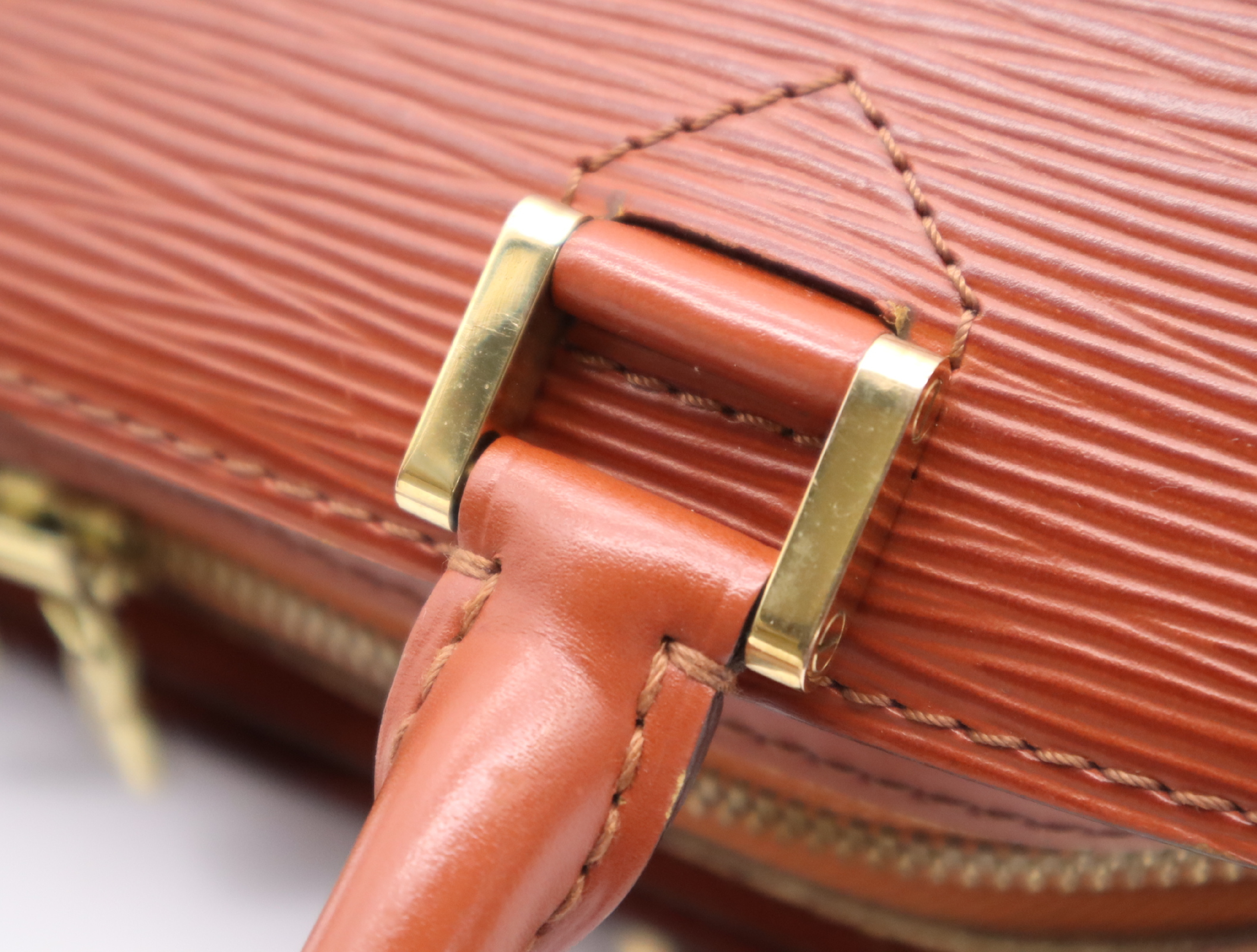 M52053 Epi Pont Neuf Kenya Brown Handbag — view 10