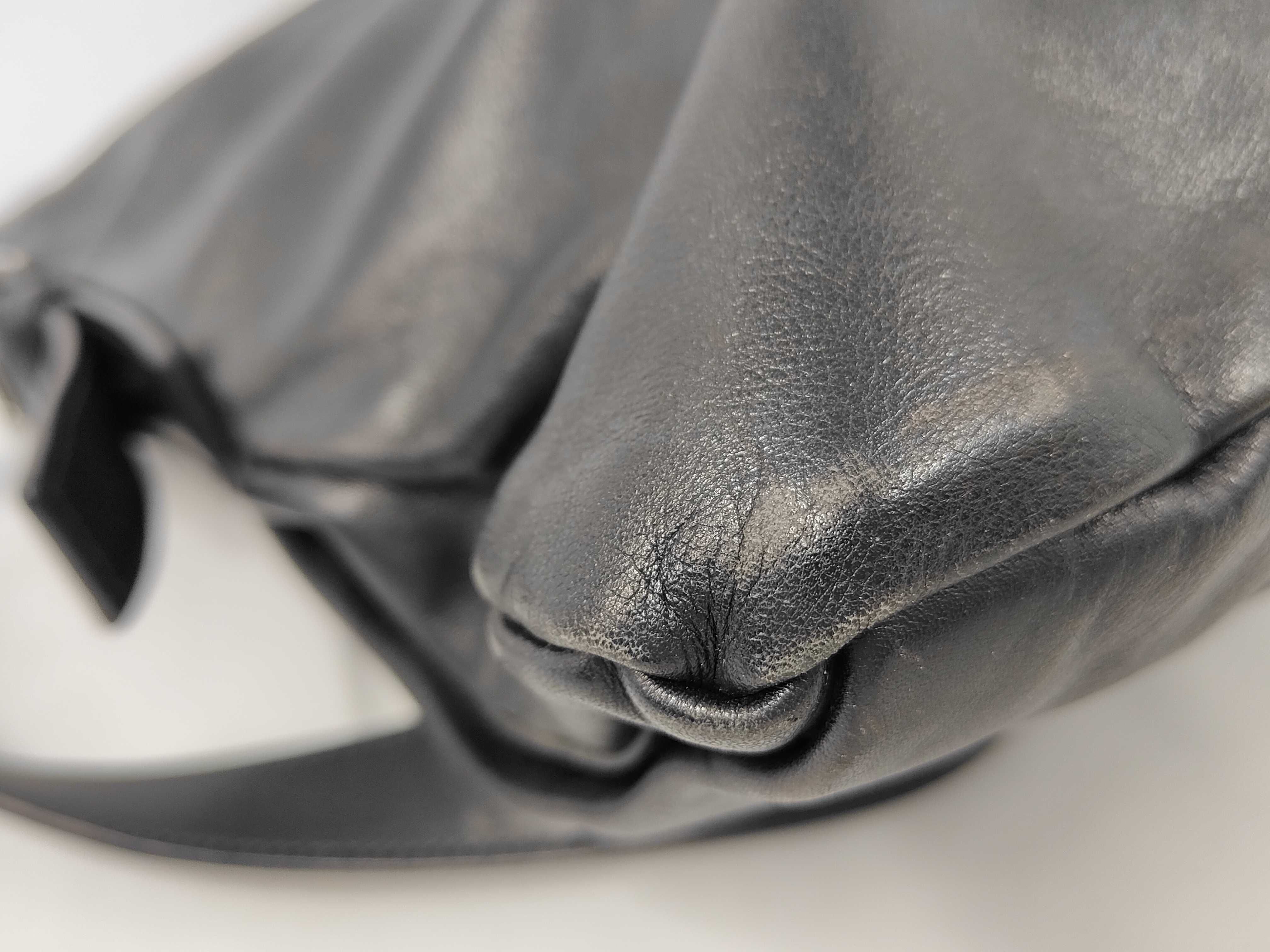 Shoulder Bag / Leather / Black — view 4