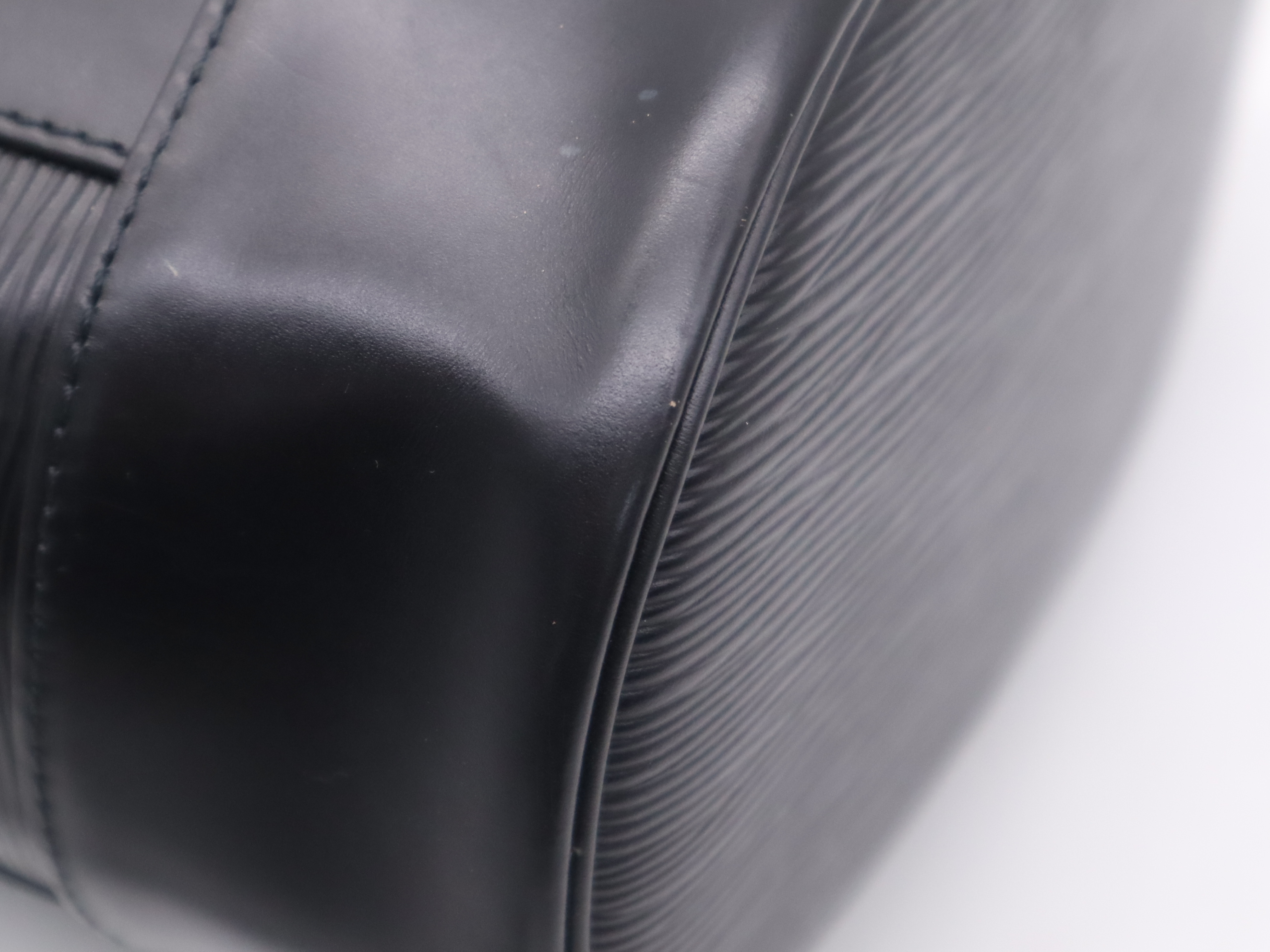 M52352 Epi Randonee PM Noir Shoulder Bag — view 11