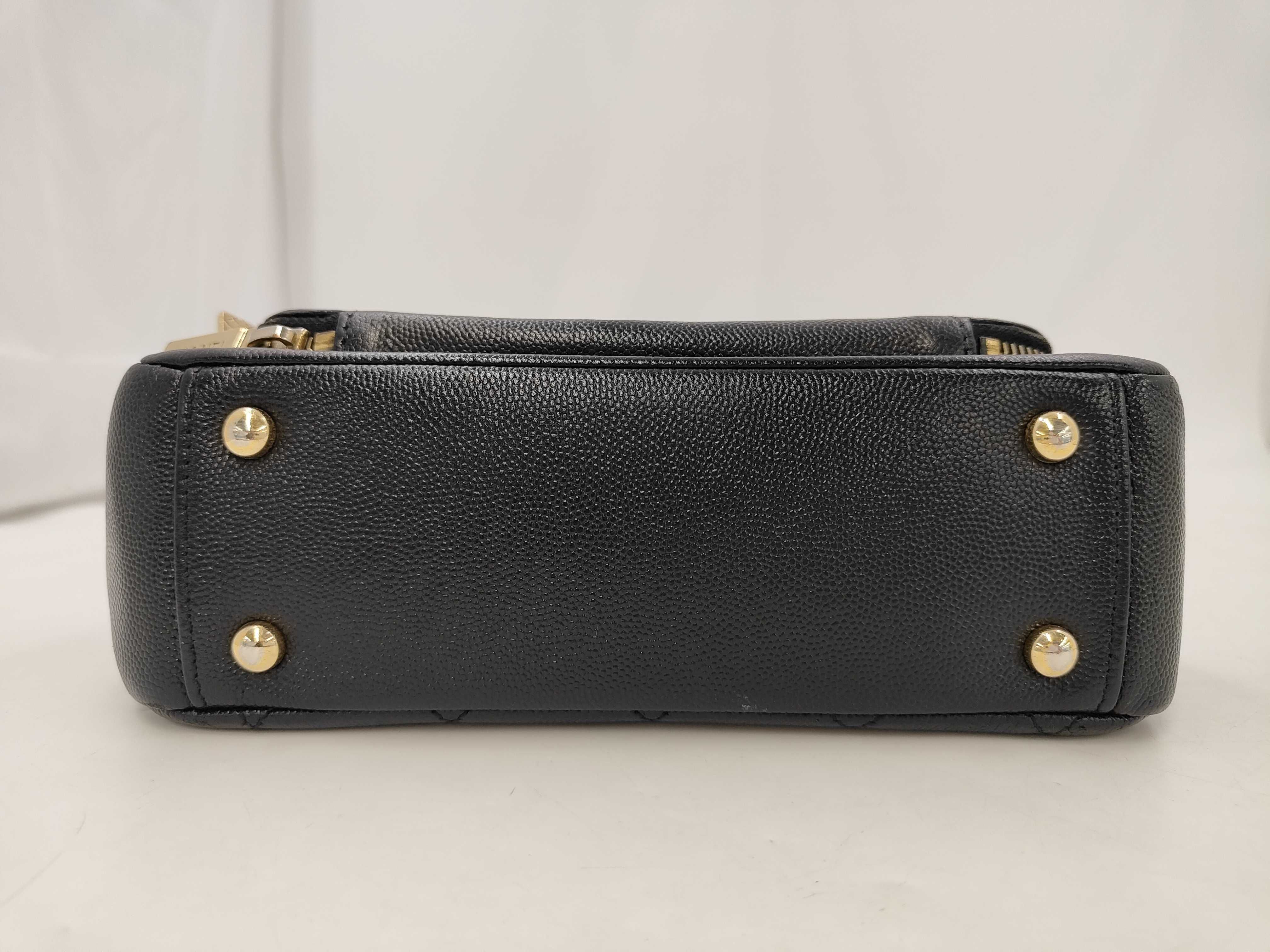 Matelassé Grained Calfskin Black Gold Shoulder Bag — view 3