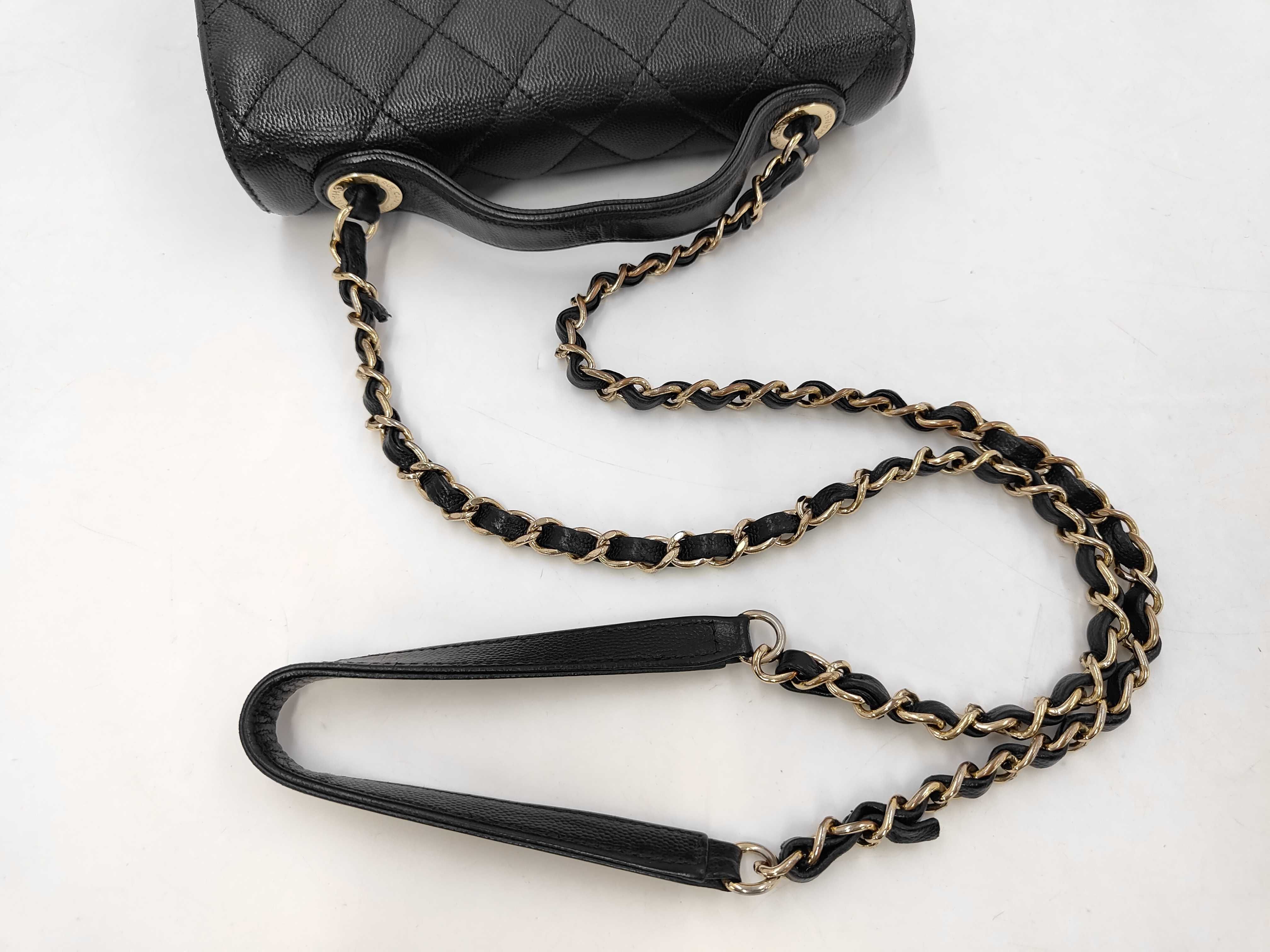 Matelassé Grained Calfskin Black Gold Shoulder Bag — view 5