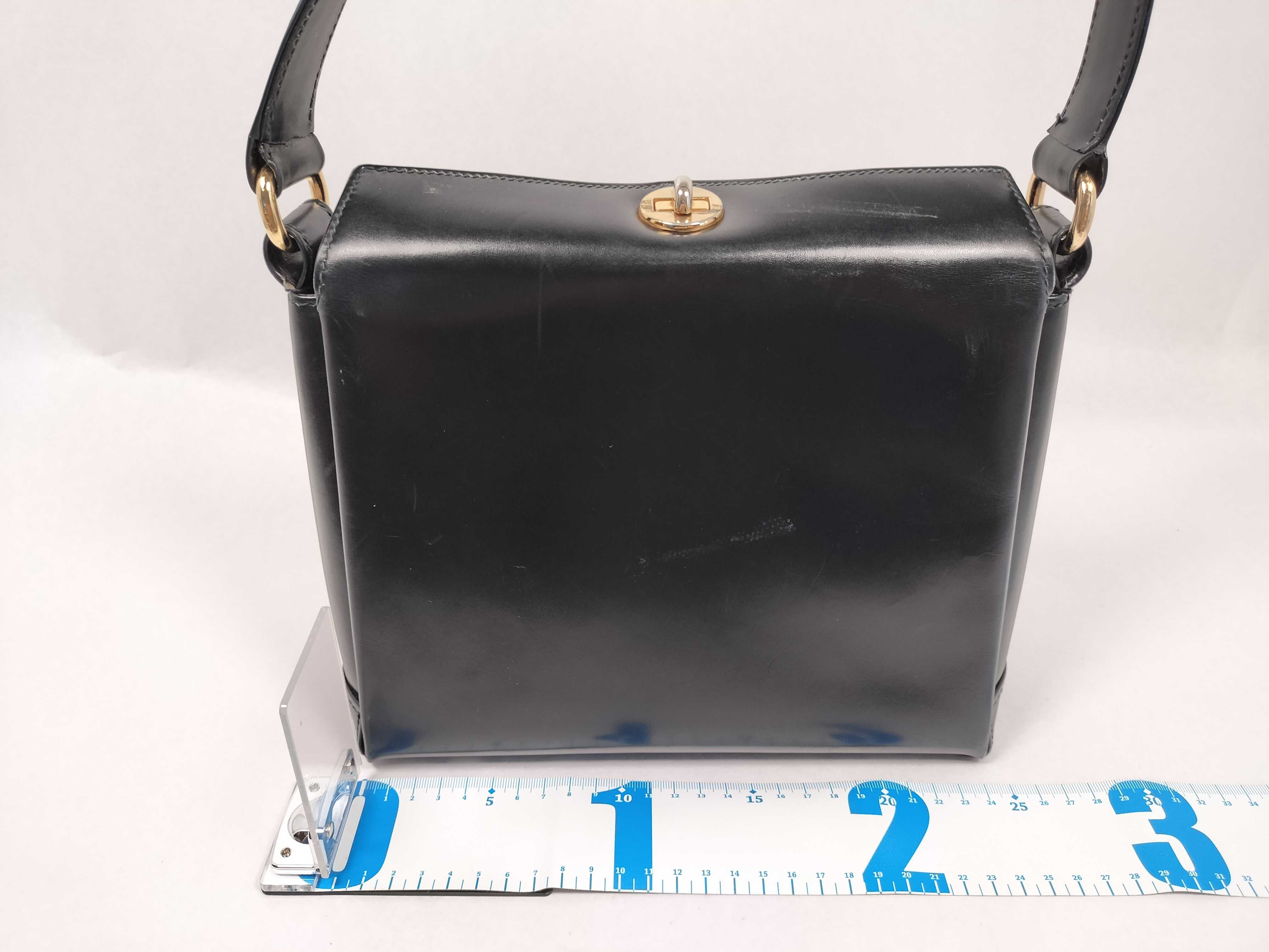 Turnlock Leather Shoulder Bag Handbag — view 2