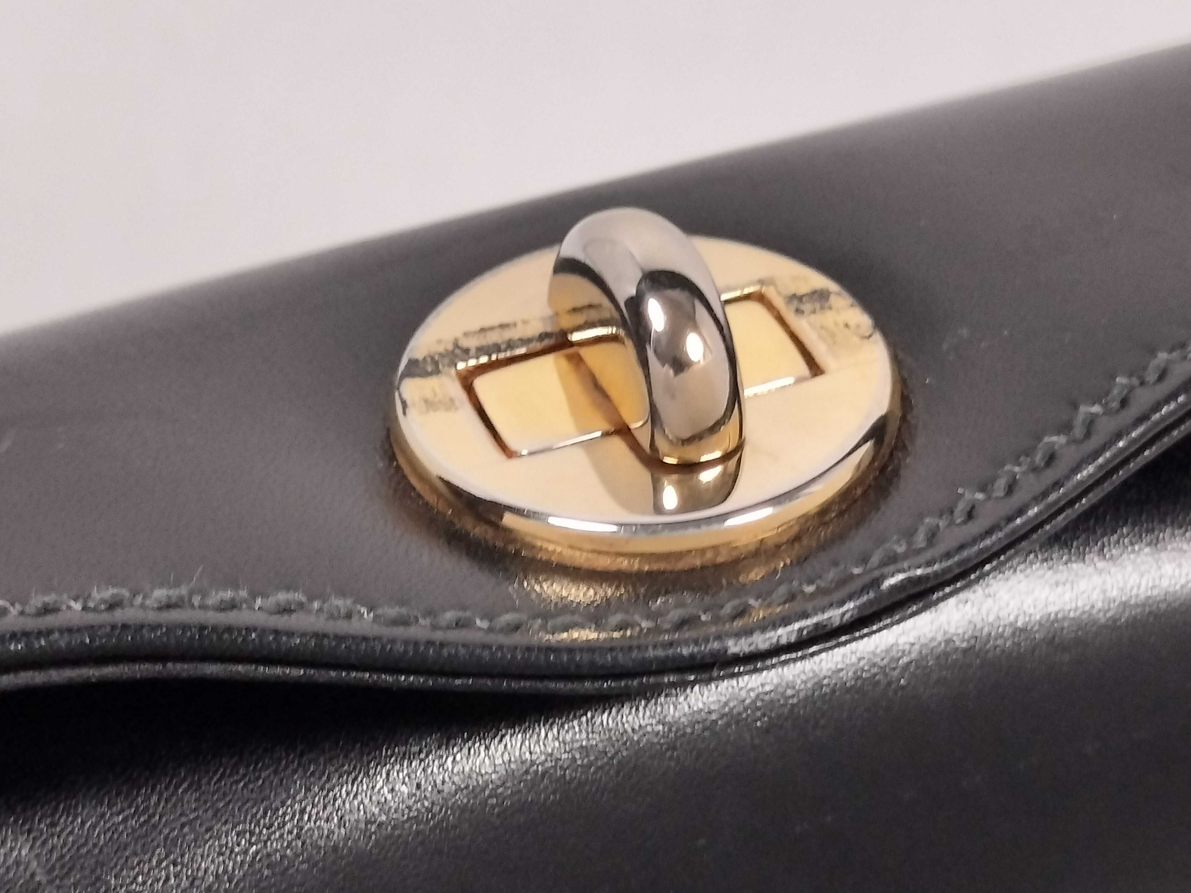 Turnlock Leather Shoulder Bag Handbag — view 15