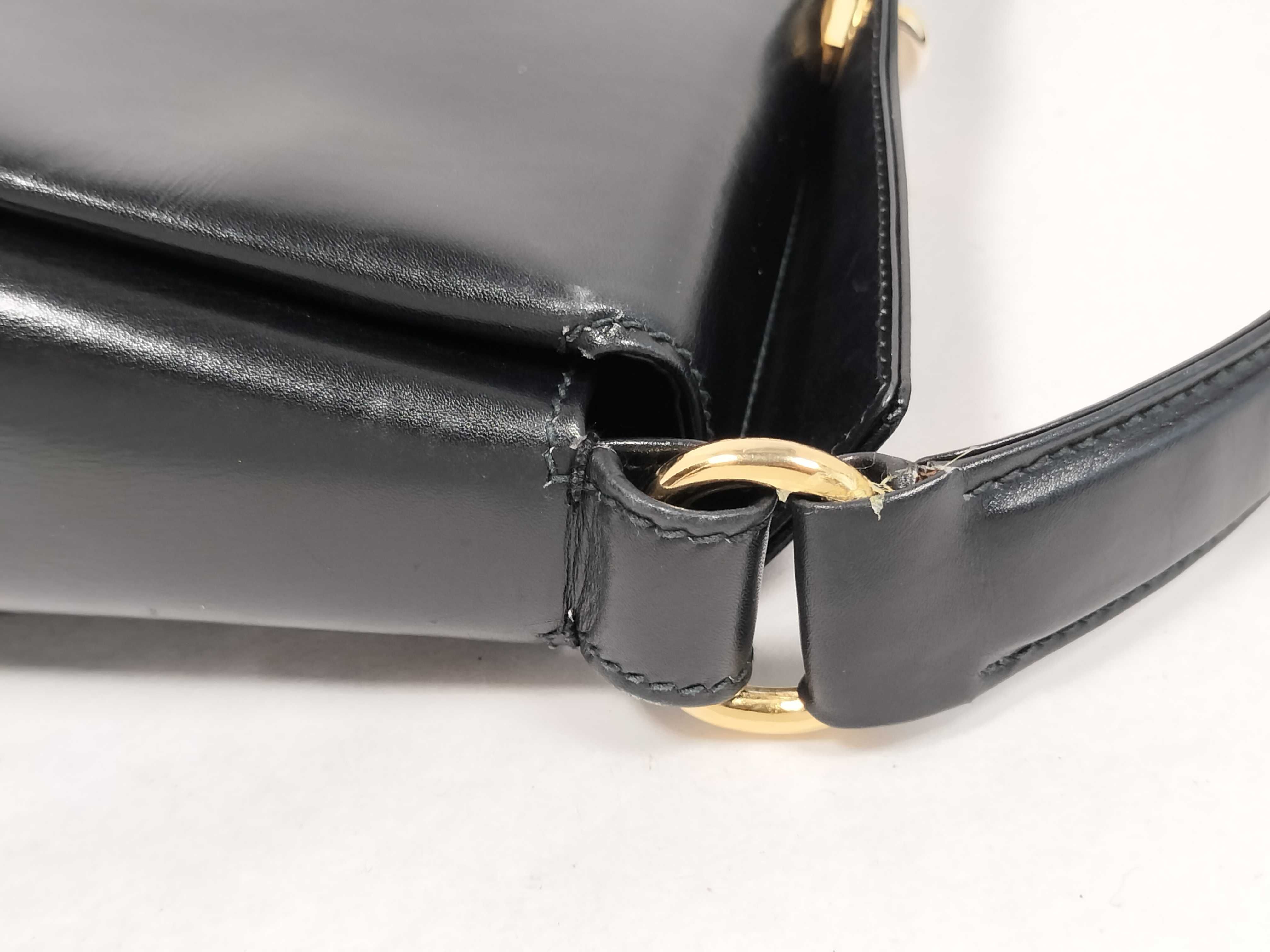Turnlock Leather Shoulder Bag Handbag — view 5