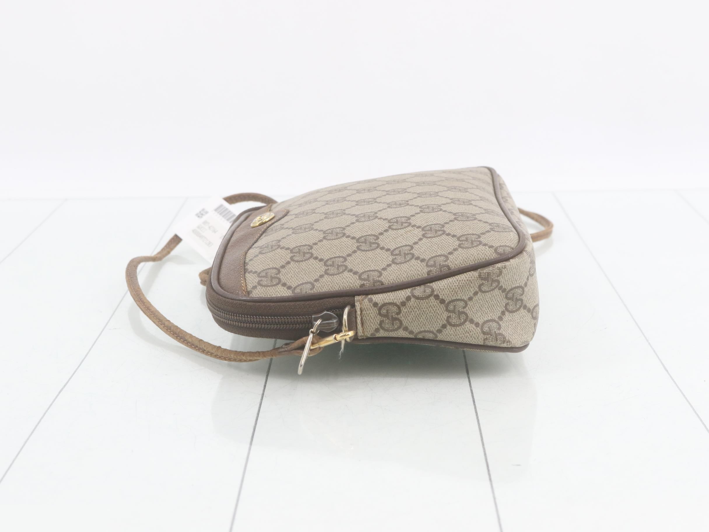 GG Supreme Shoulder Bag — view 4