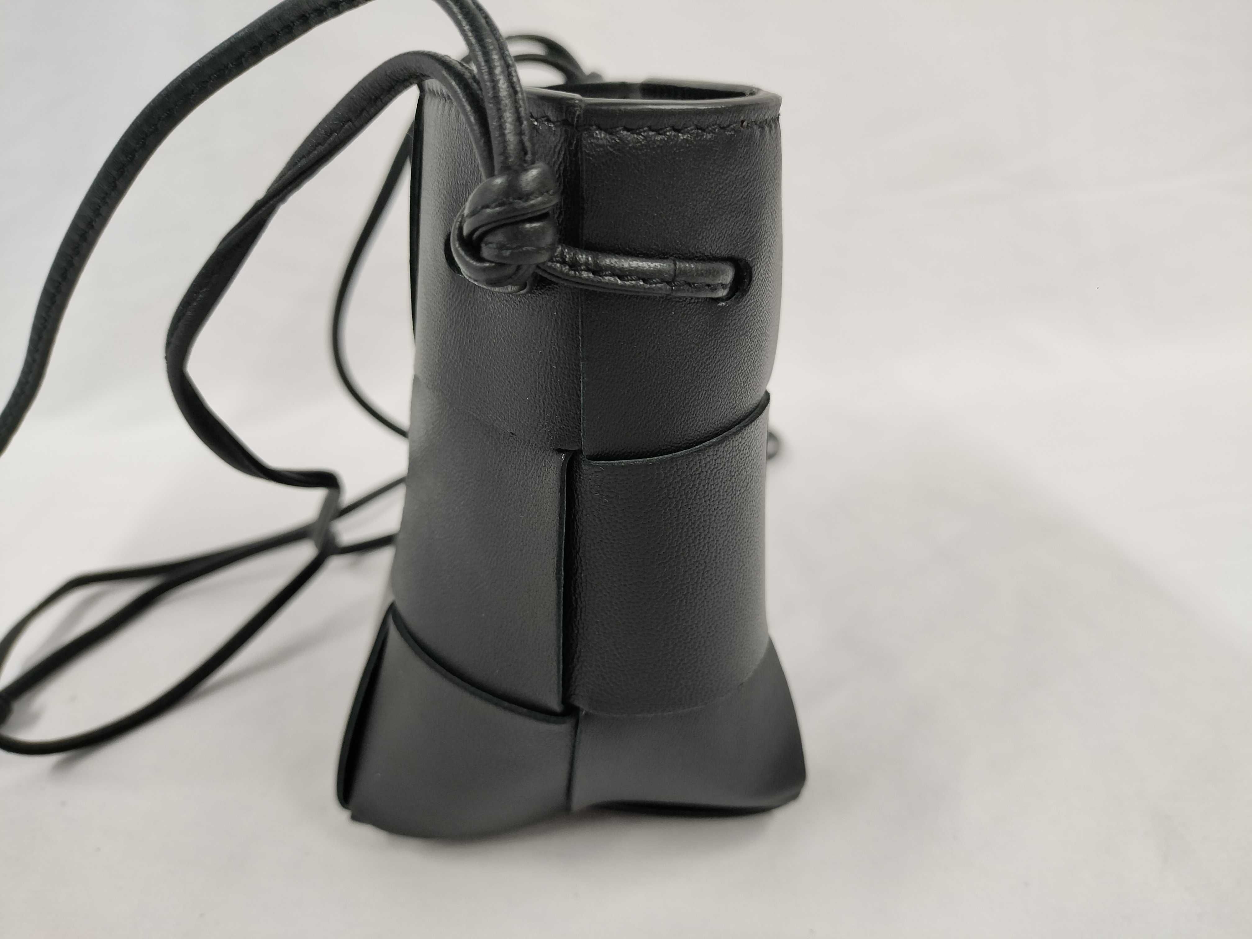 Intrecciato Cassette Mini Crossbody Bag 680217 Leather Black Shoulder Bag — view 5