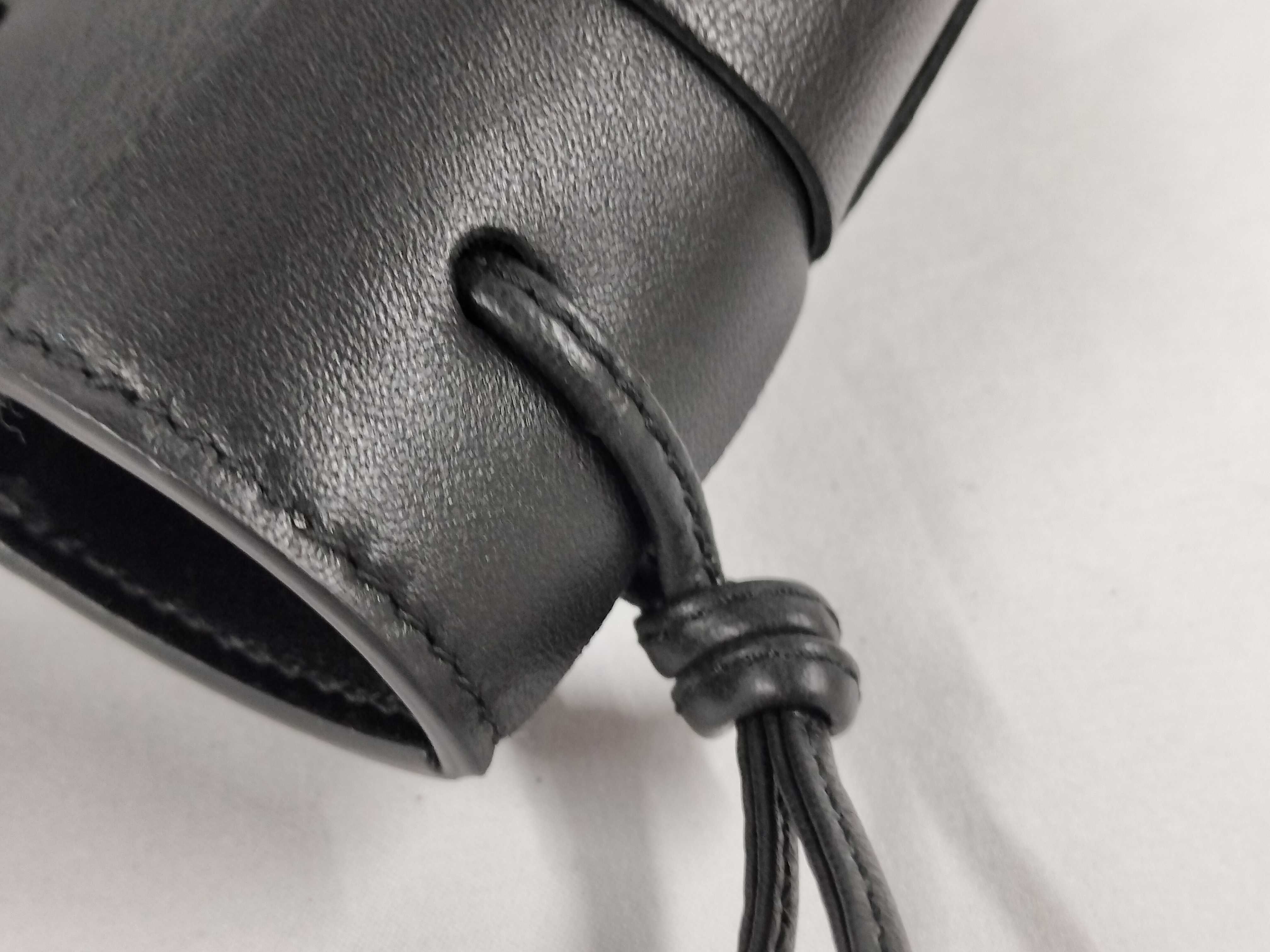 Intrecciato Cassette Mini Crossbody Bag 680217 Leather Black Shoulder Bag — view 6