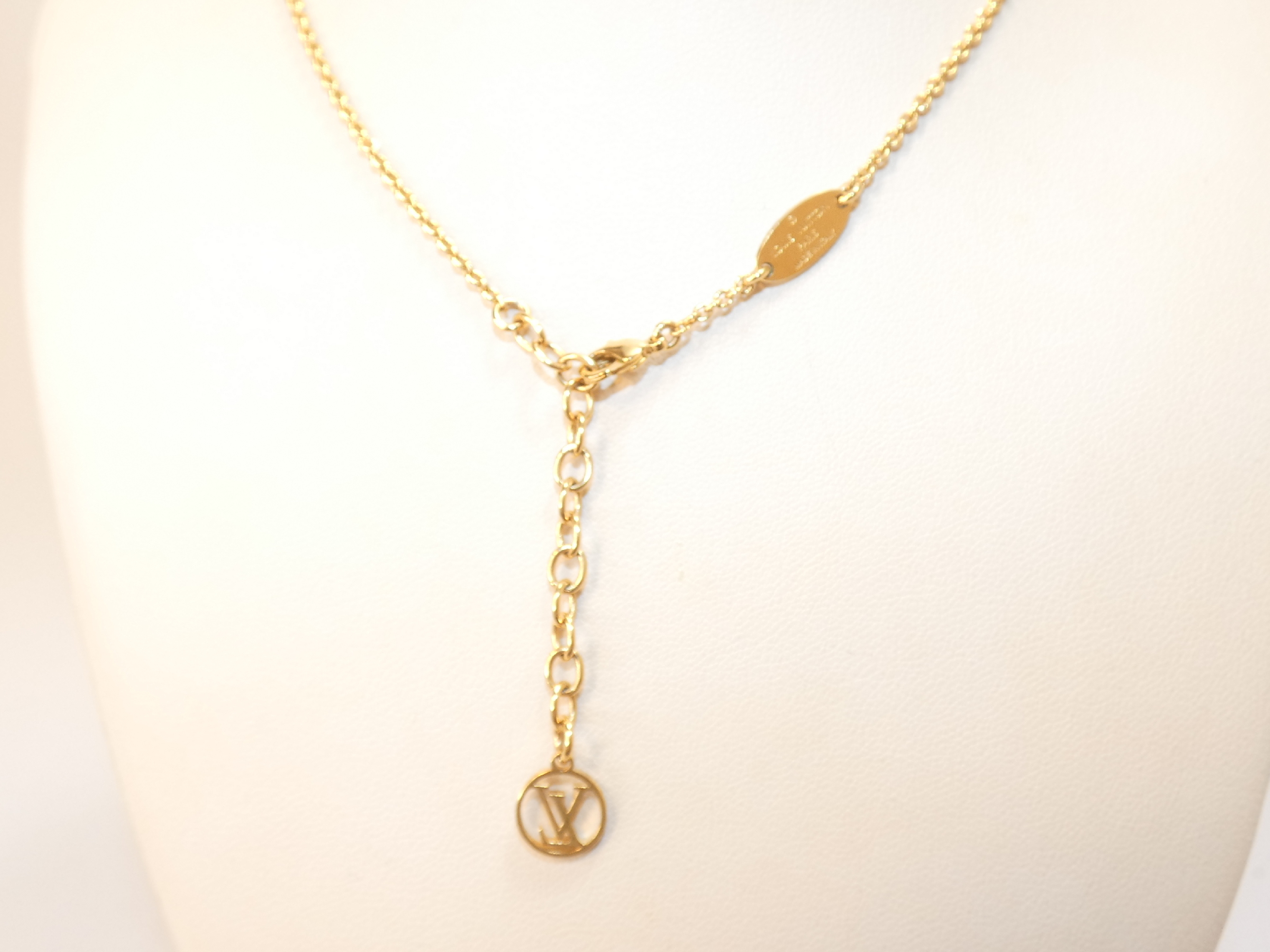 Essential V GP Necklace — view 3
