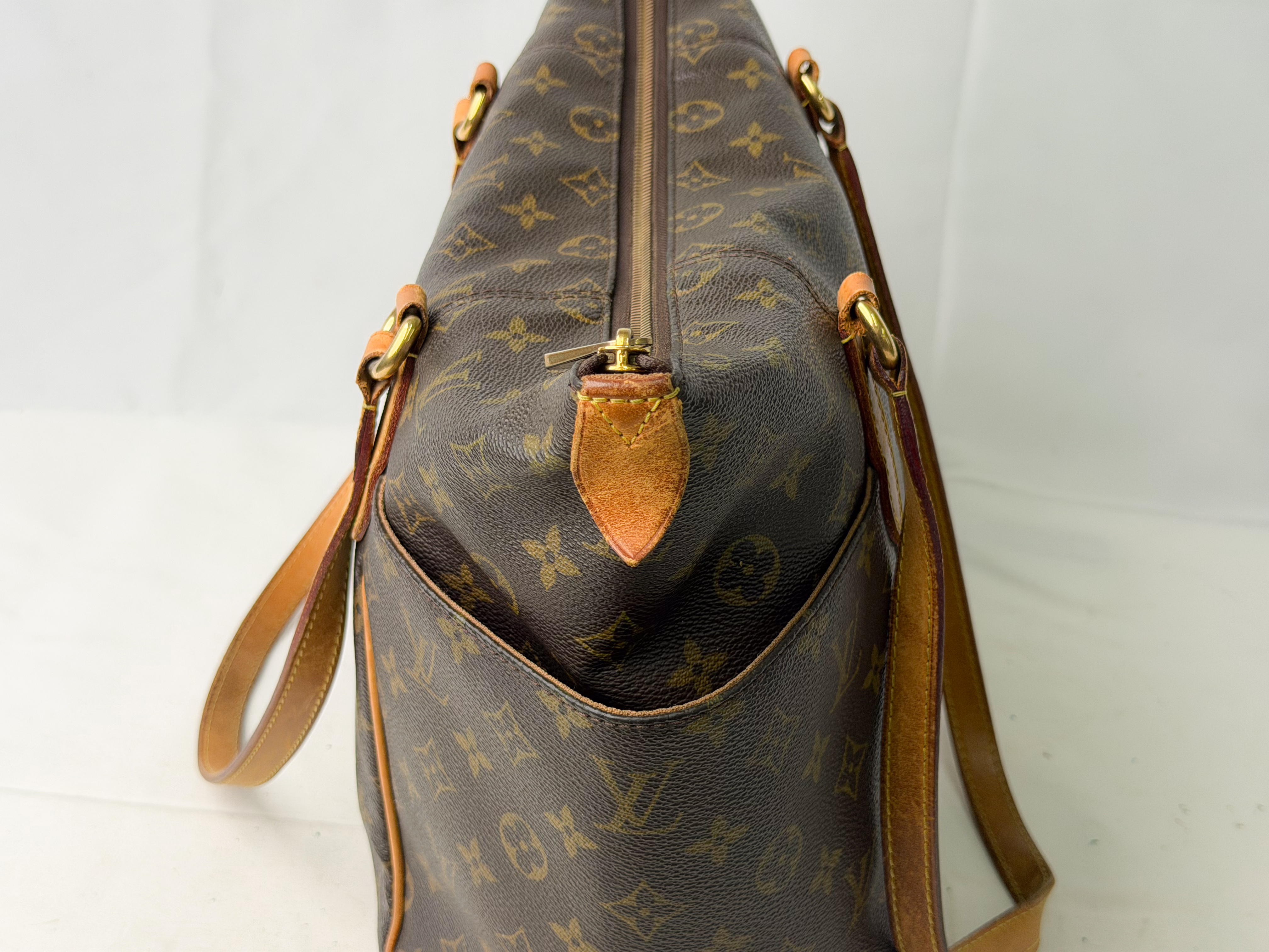 Monogram M56690 Totally GM MB2039 Tote Bag — view 11