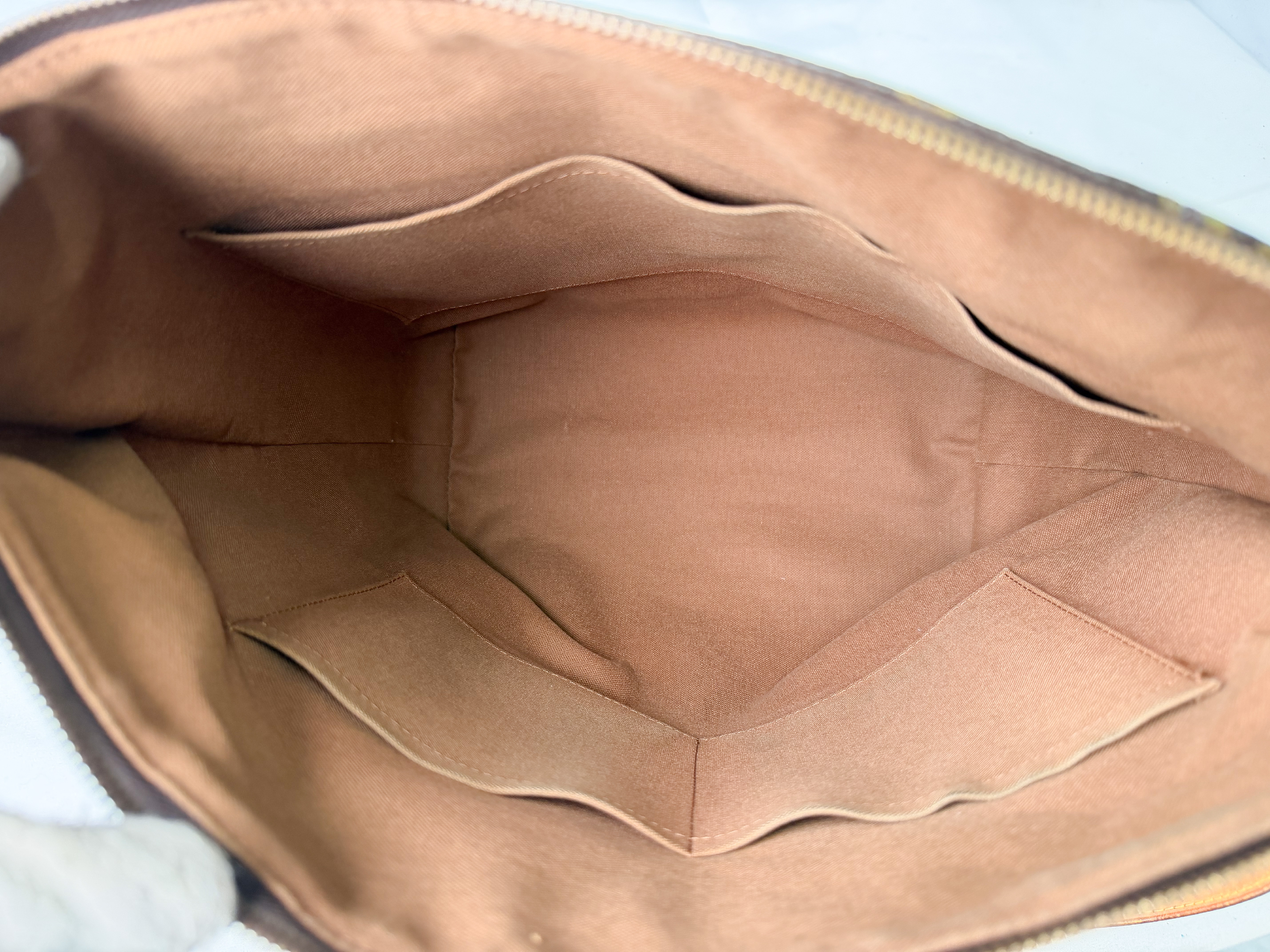 Monogram M56690 Totally GM MB2039 Tote Bag — view 12