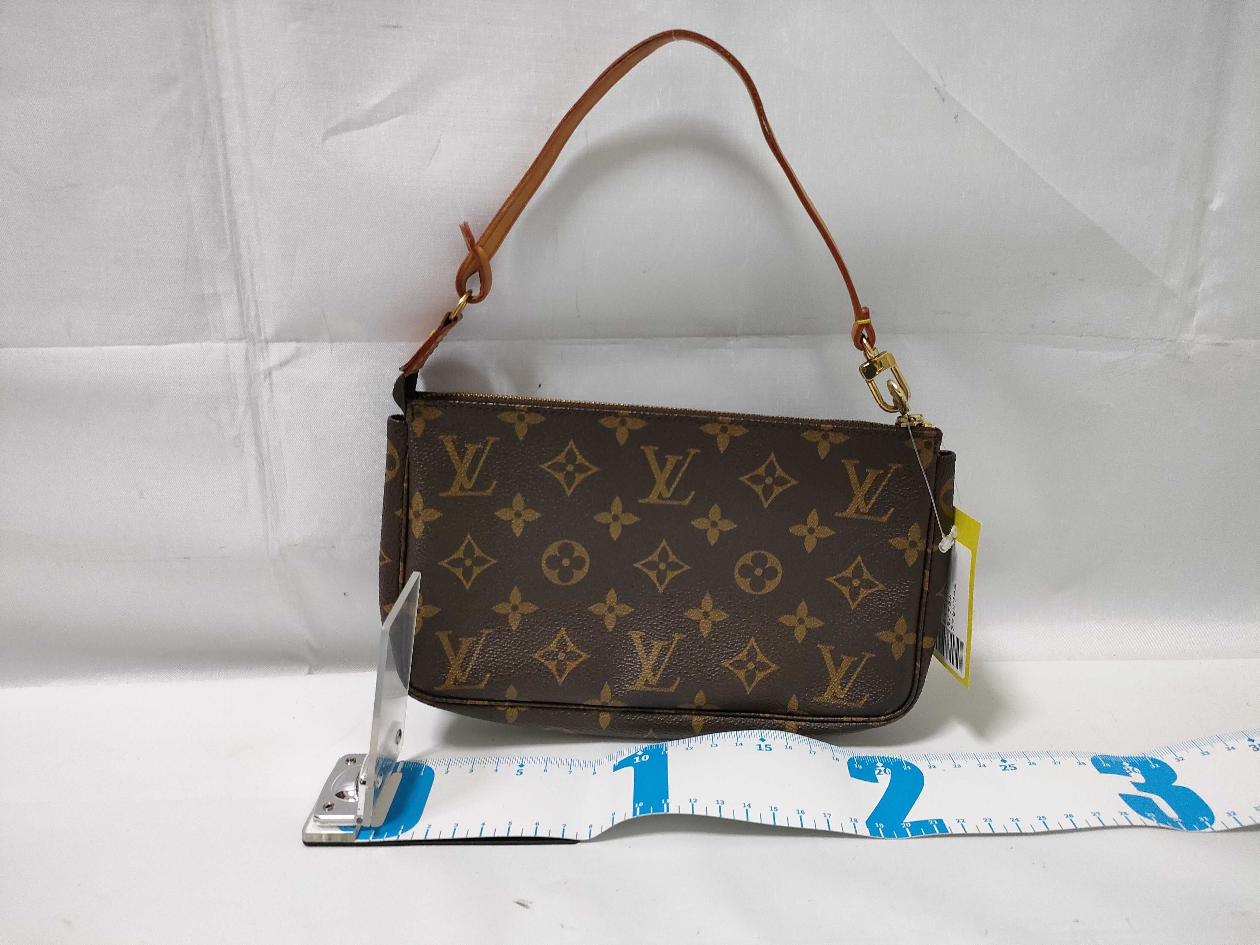 Monogram Accessoires Pouch — view 2