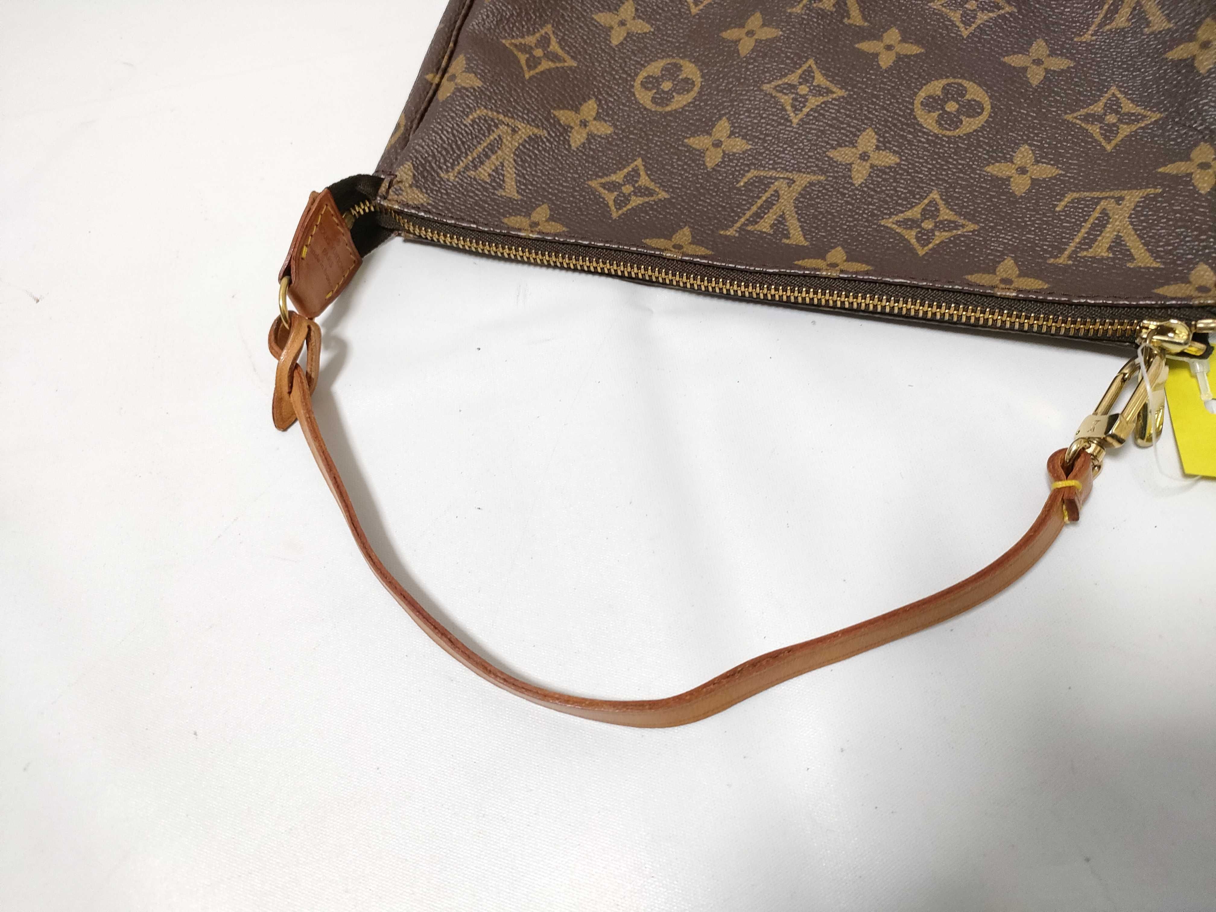Monogram Accessoires Pouch — view 3