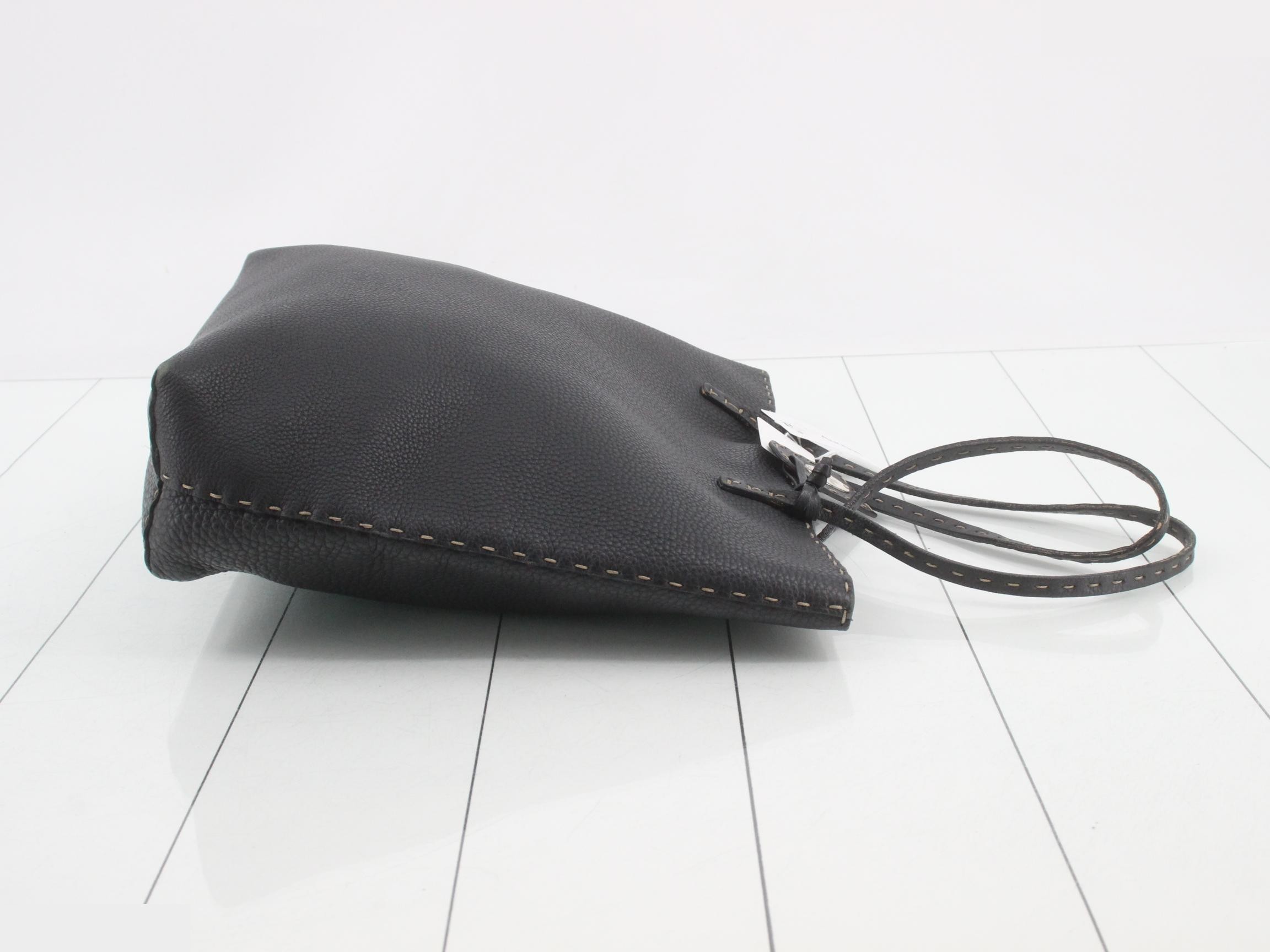 handbag — view 3