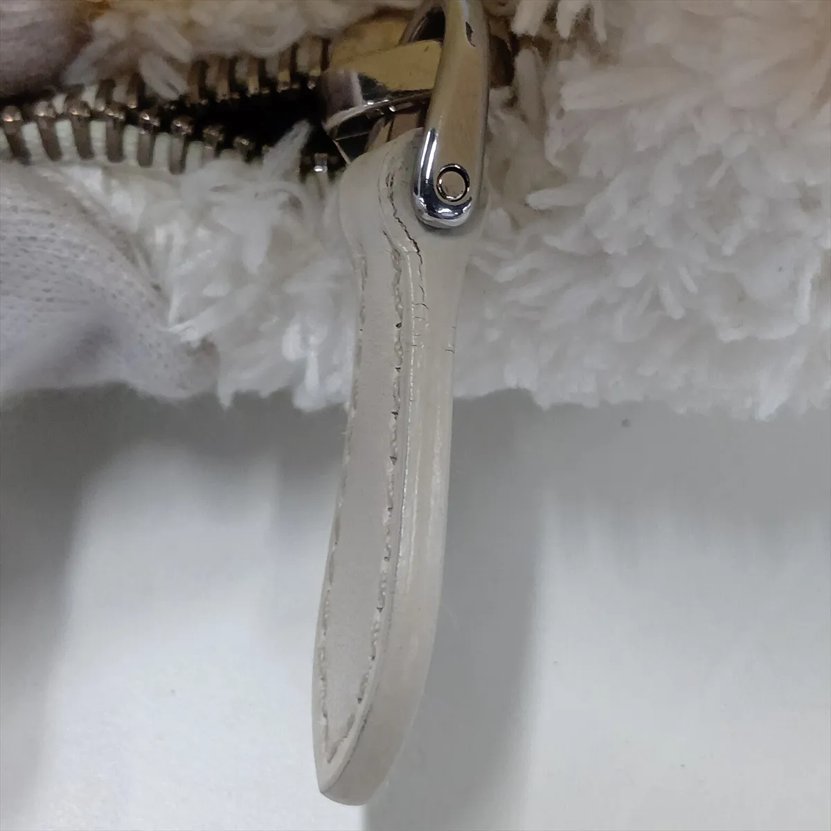 Re-Edition Pile Shoulder Bag White 1NE515 — view 9
