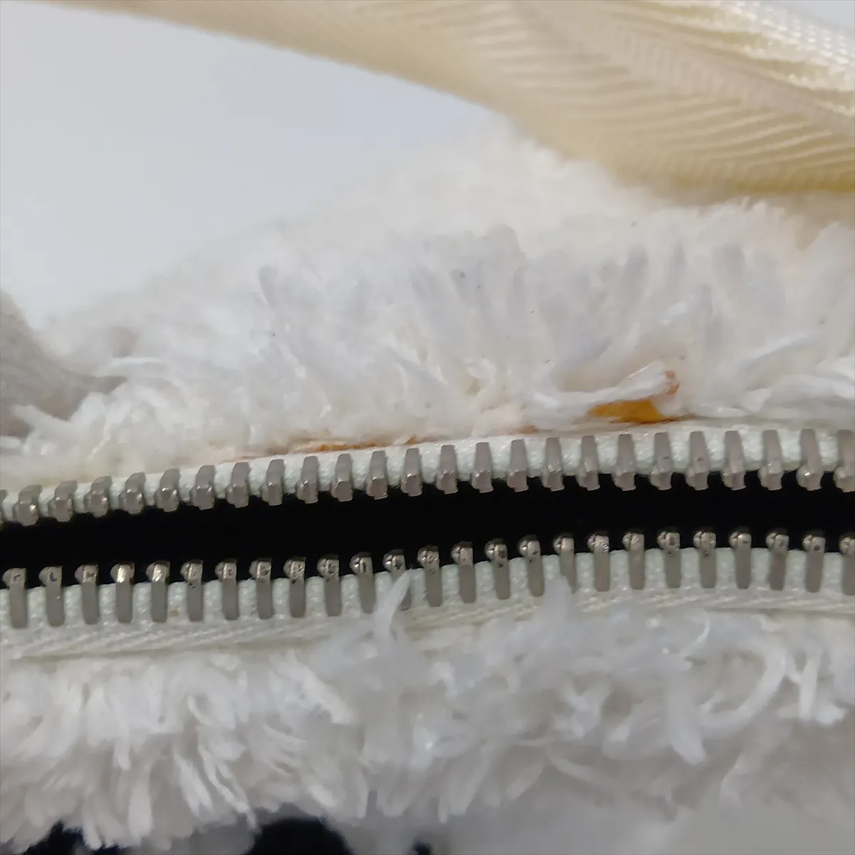 Re-Edition Pile Shoulder Bag White 1NE515 — view 10