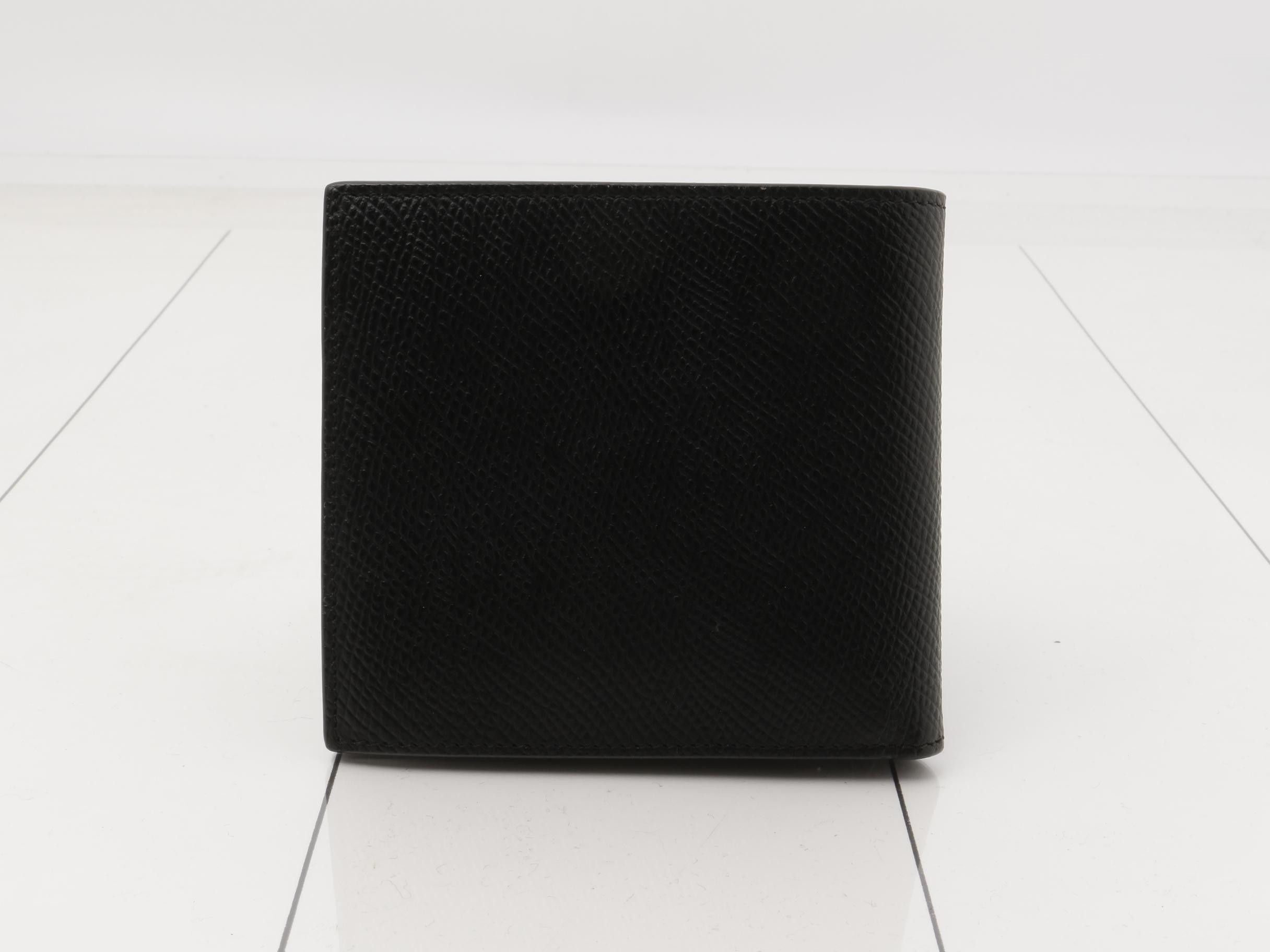 wallet — view 2