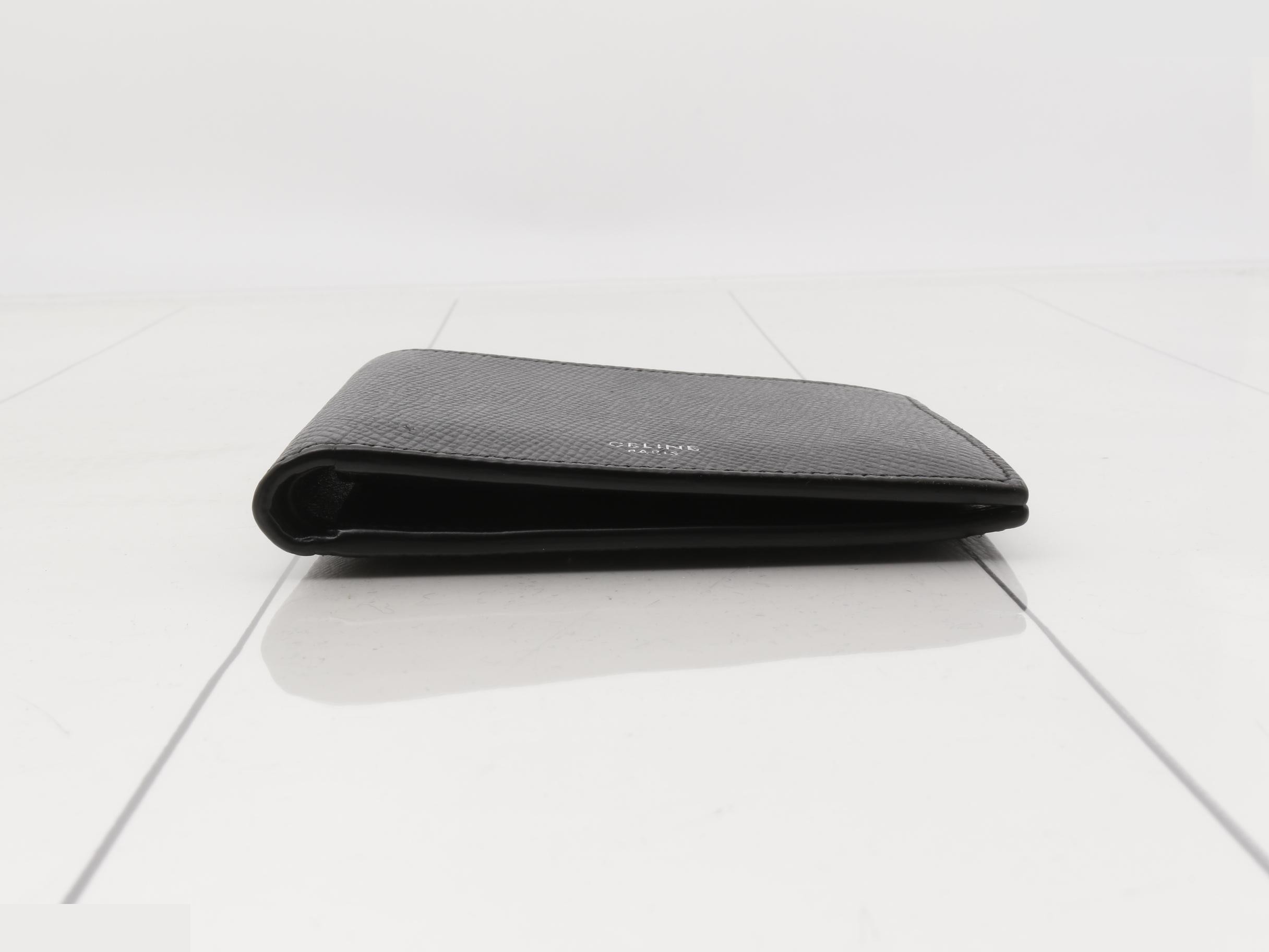 wallet — view 3