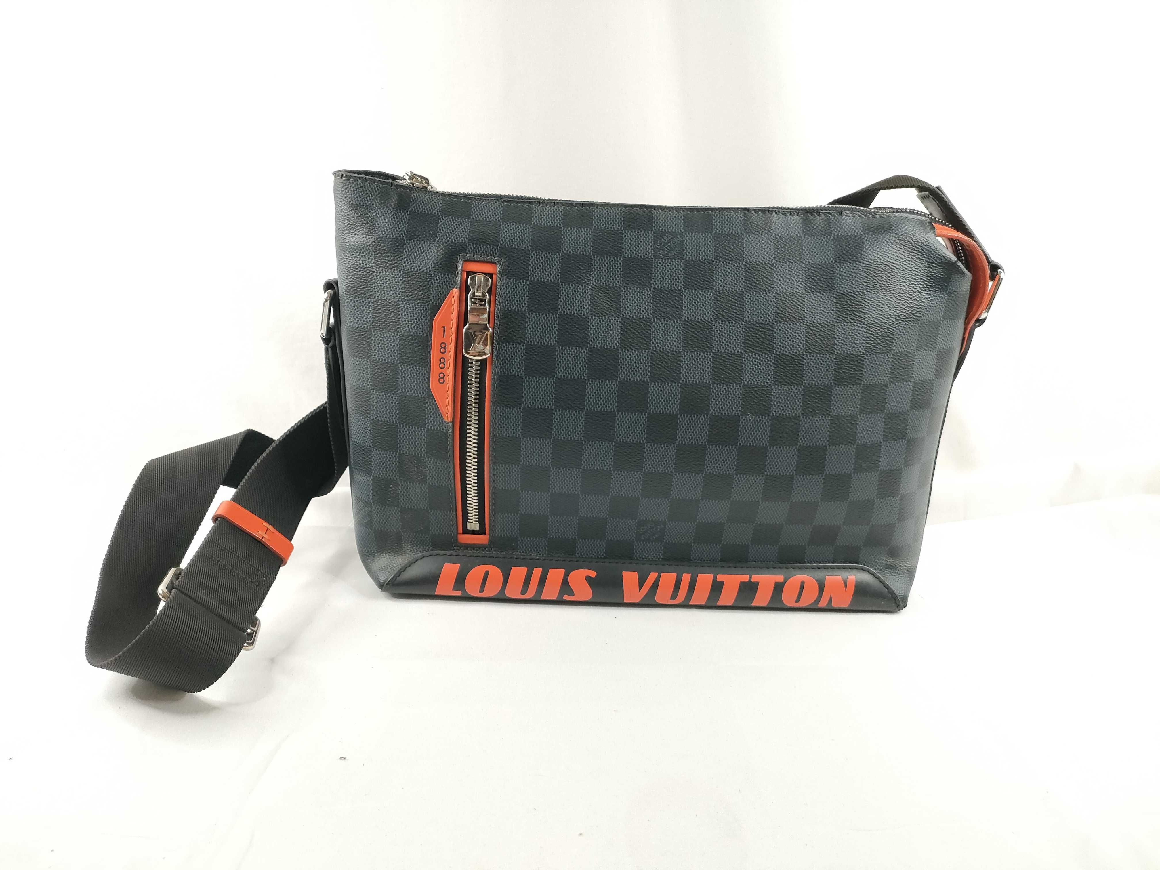 Damier Cobalt Discovery N40159 Shoulder Bag