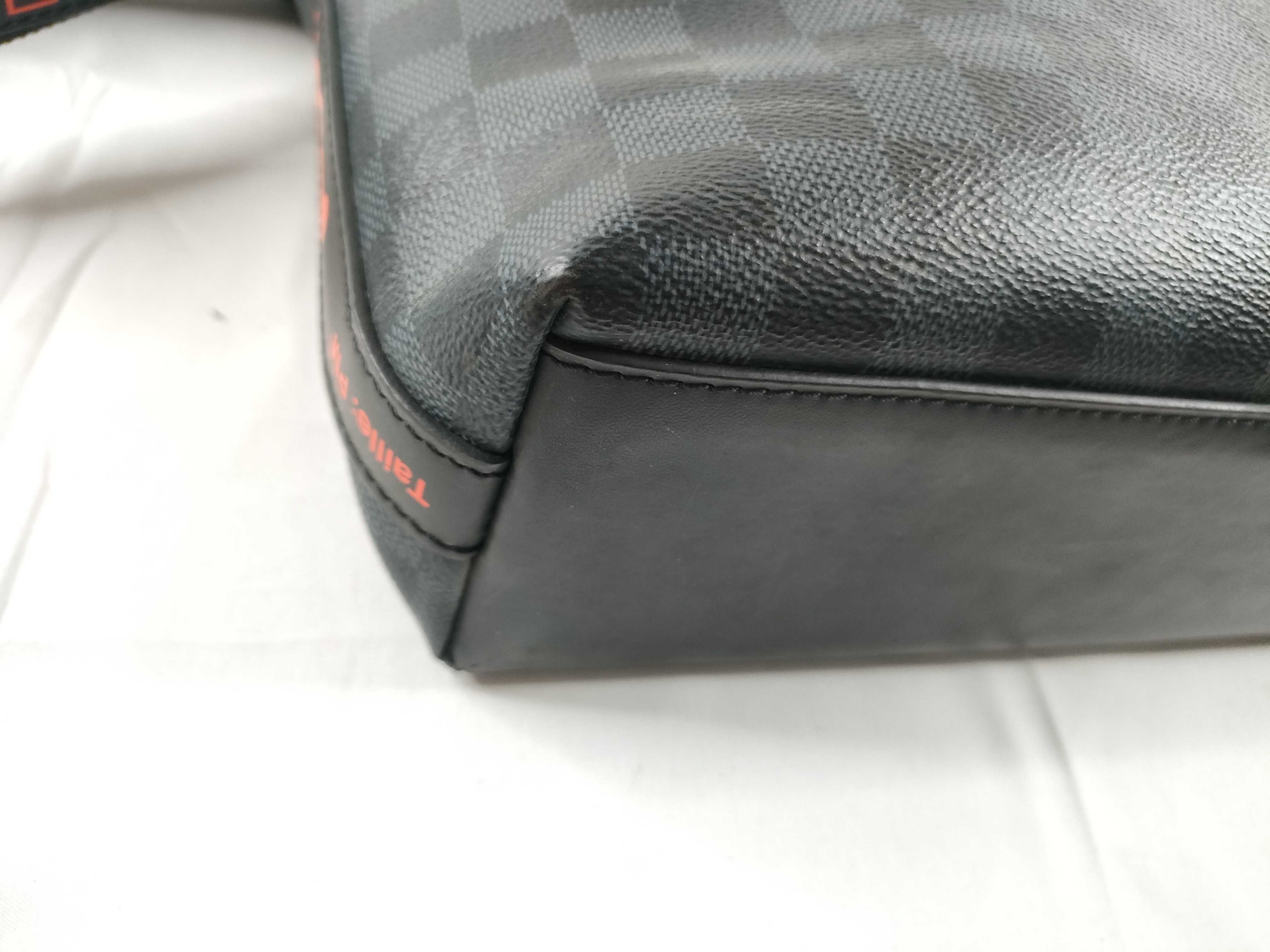 Damier Cobalt Discovery N40159 Shoulder Bag — view 3