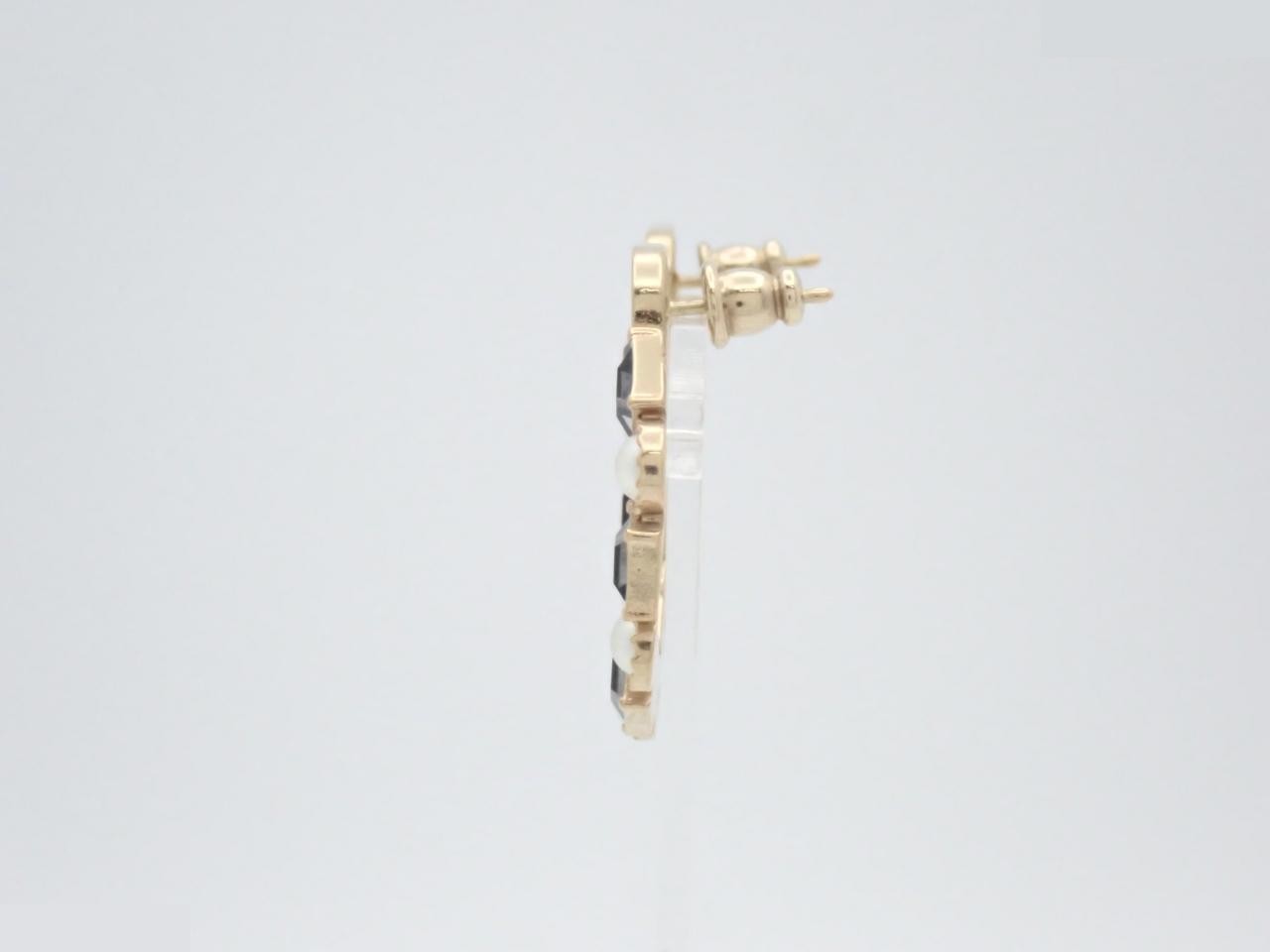 Gold earrings — view 3