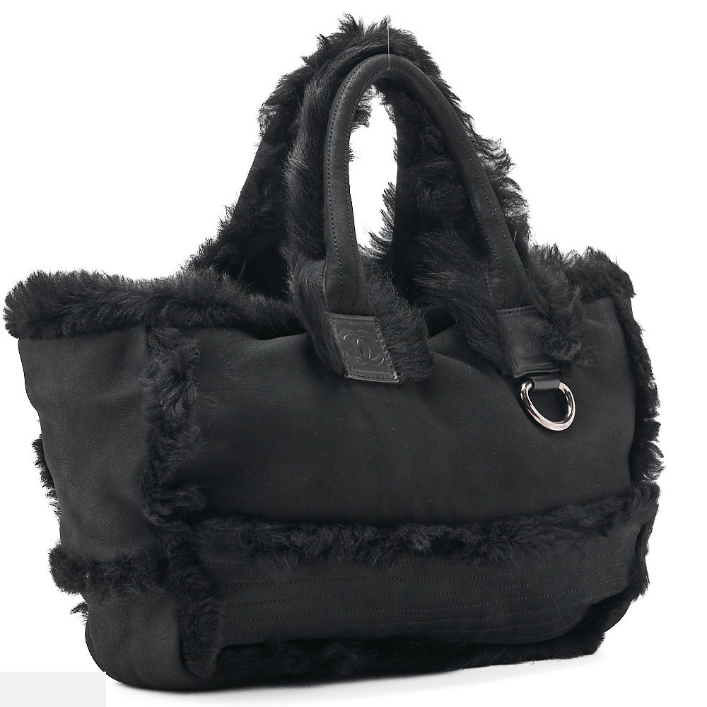 Sheepskin and fur tote bag, black, silver hardware, serial number 11. — view 3