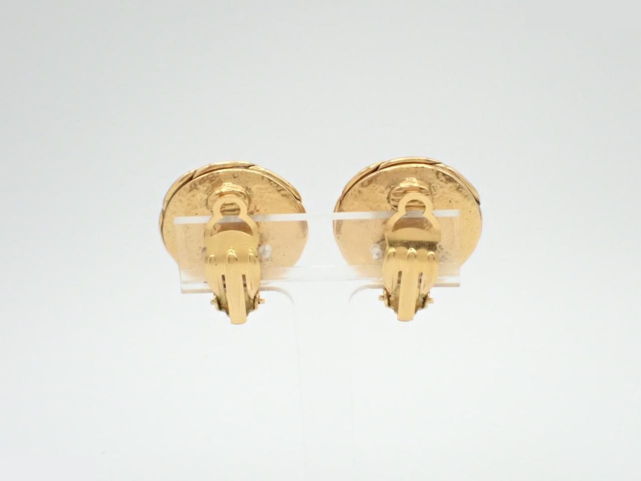 Earrings, Coco Mark design, gold, pearl — view 2