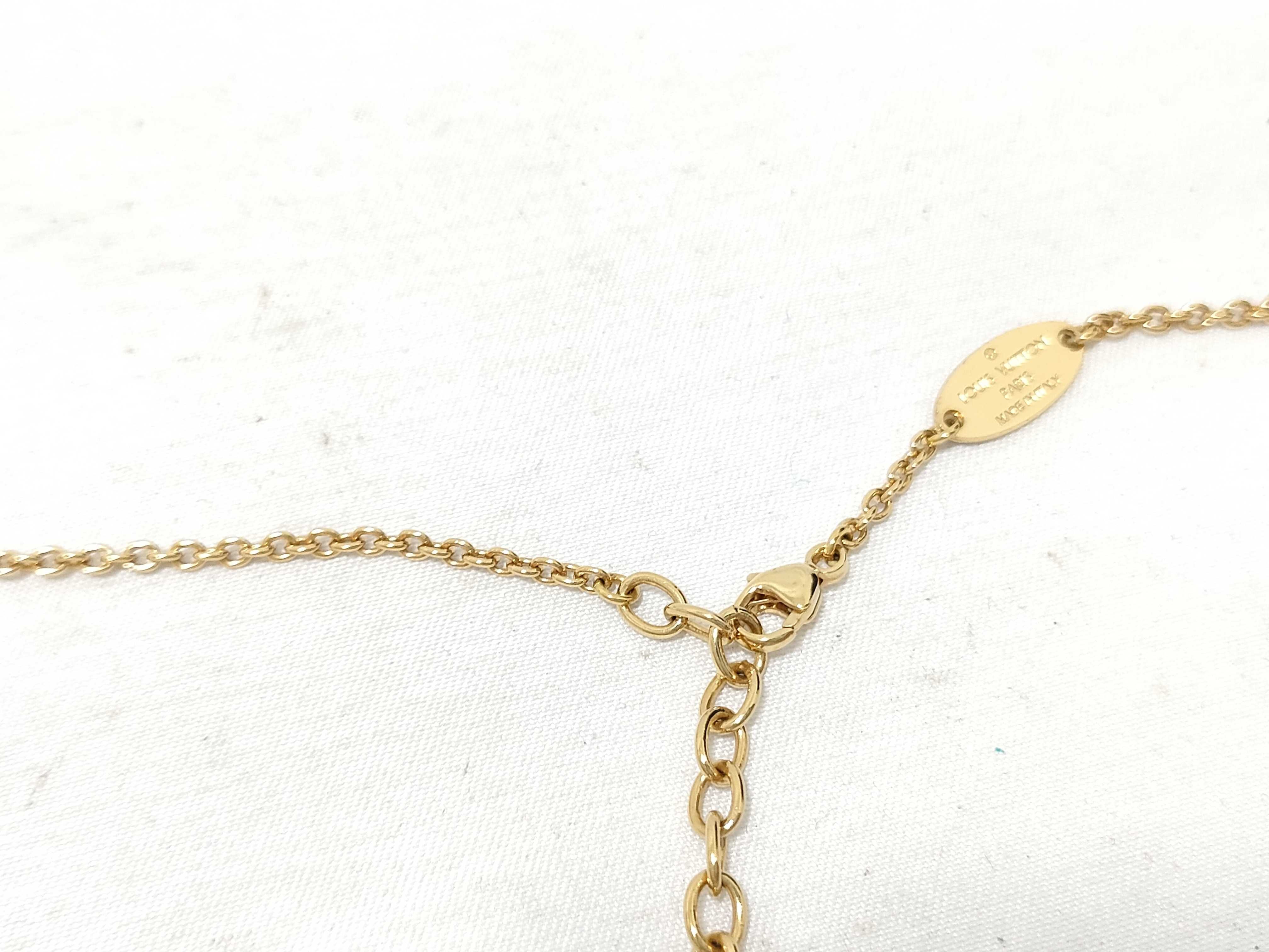 Essential V Necklace M80137 Necklace — view 4