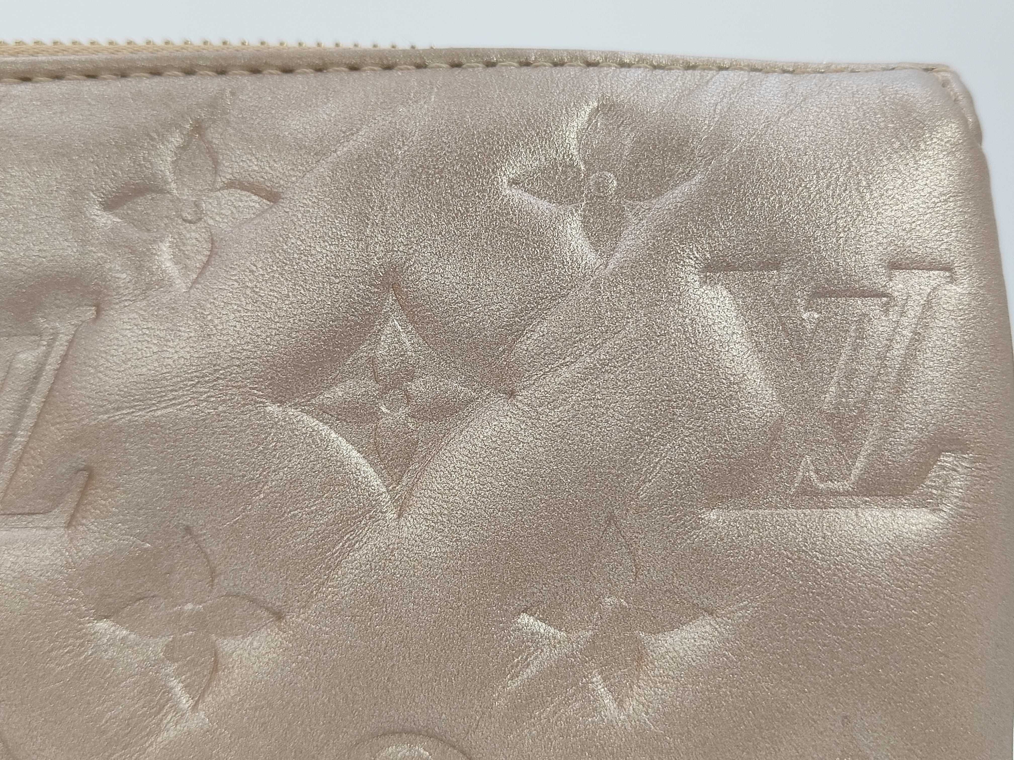 M22396 Cushion BB Shoulder Bag — view 3