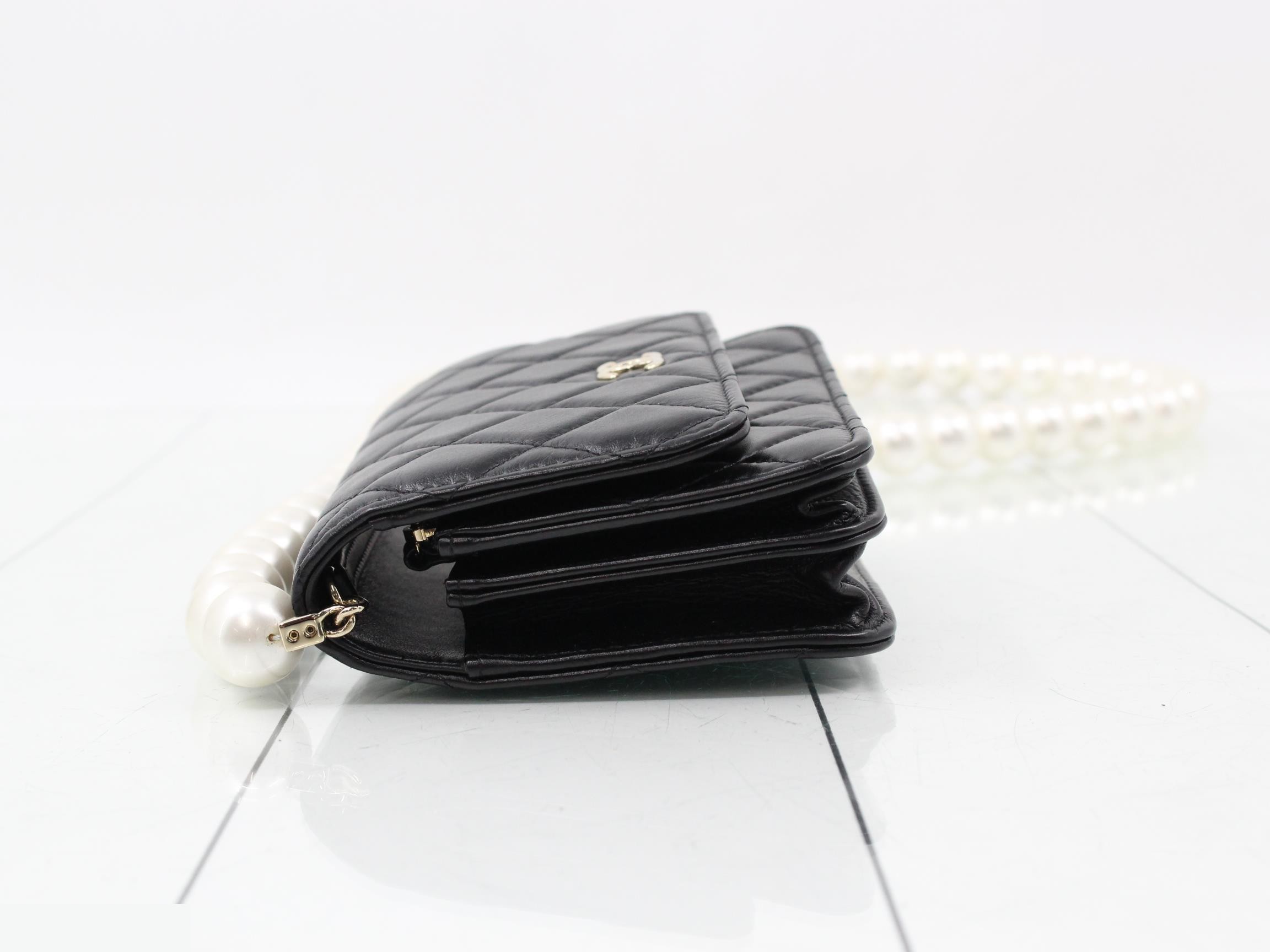 Matelassé Lambskin Pearl Chain Wallet — view 4