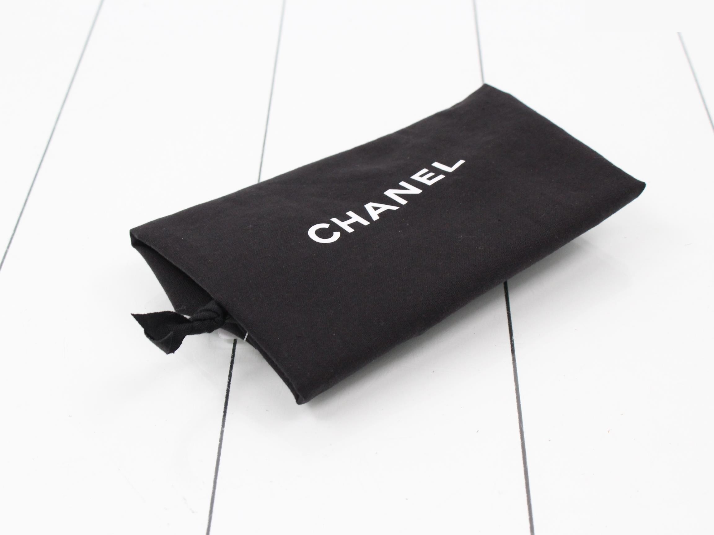 Matelassé Lambskin Pearl Chain Wallet — view 7
