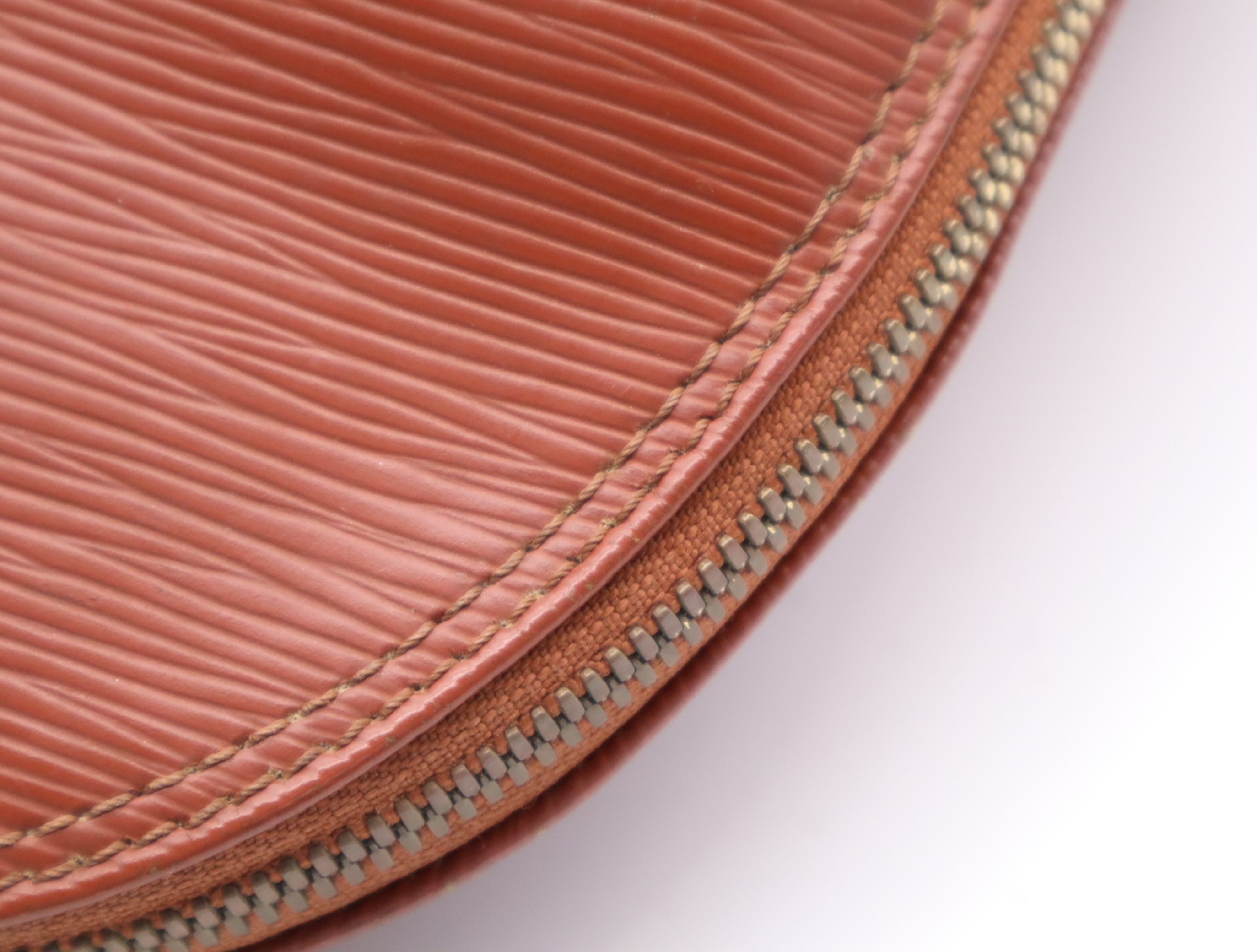 M52143 Epi Alma Kenya Brown Handbag — view 11