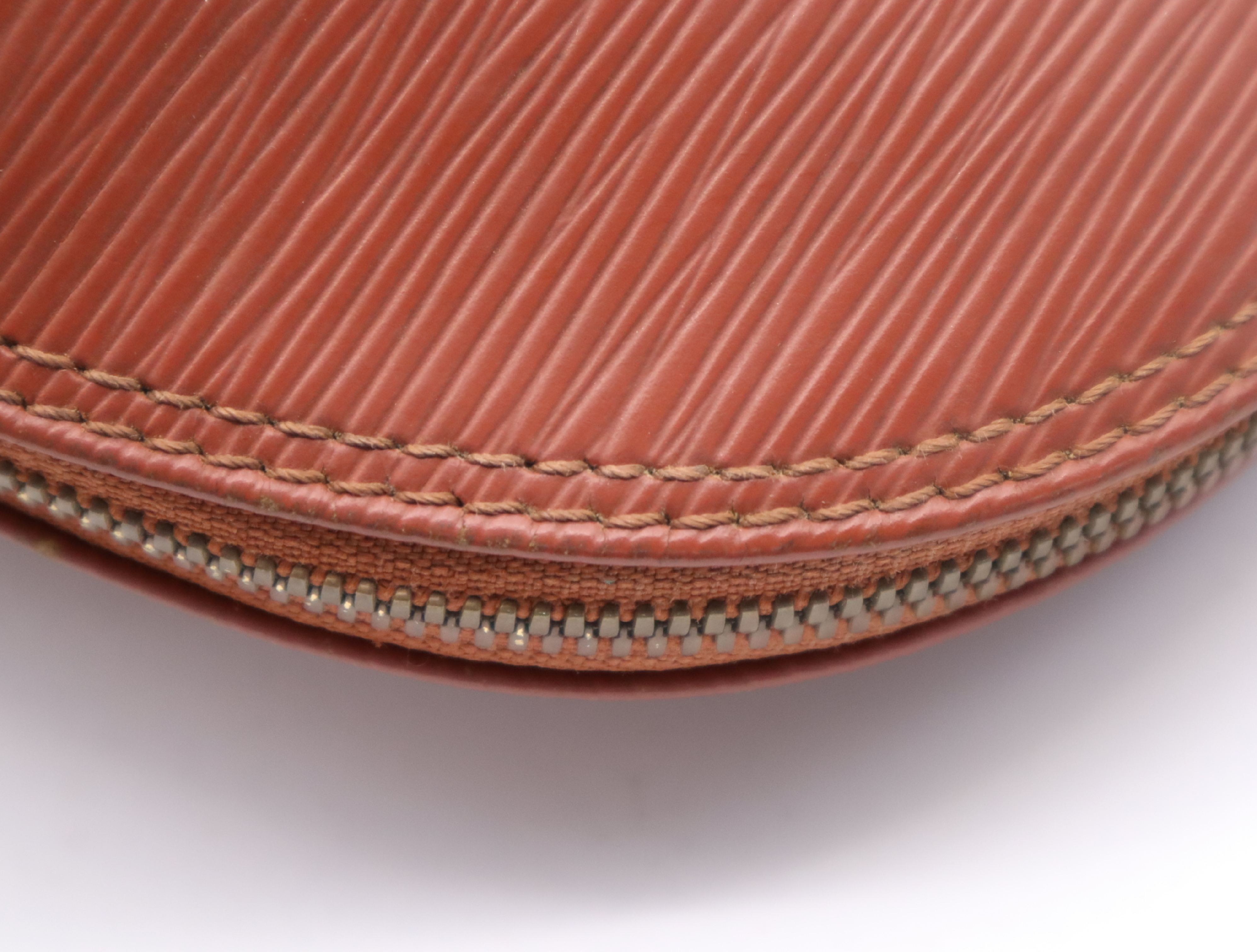 M52143 Epi Alma Kenya Brown Handbag — view 8