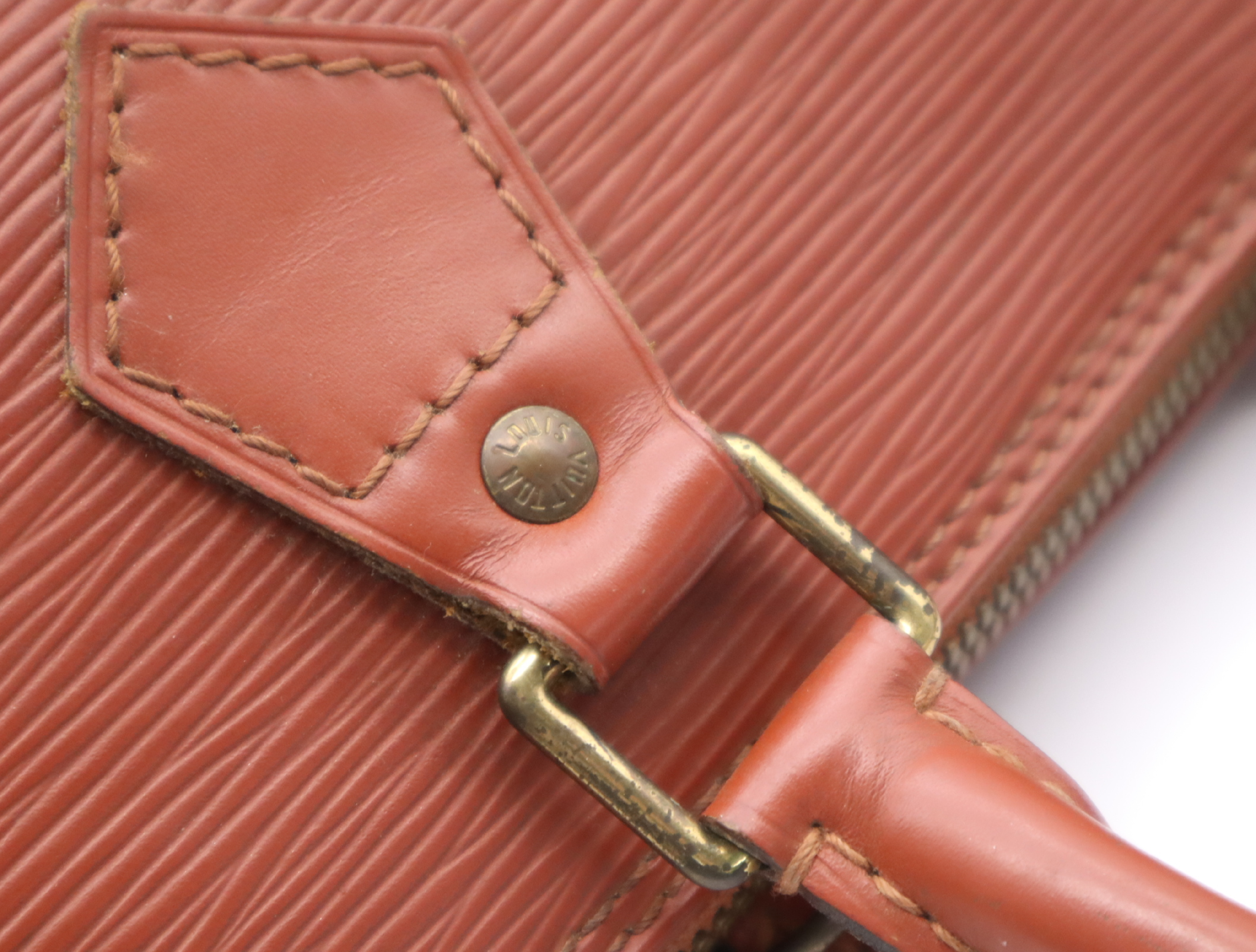 M52143 Epi Alma Kenya Brown Handbag — view 9