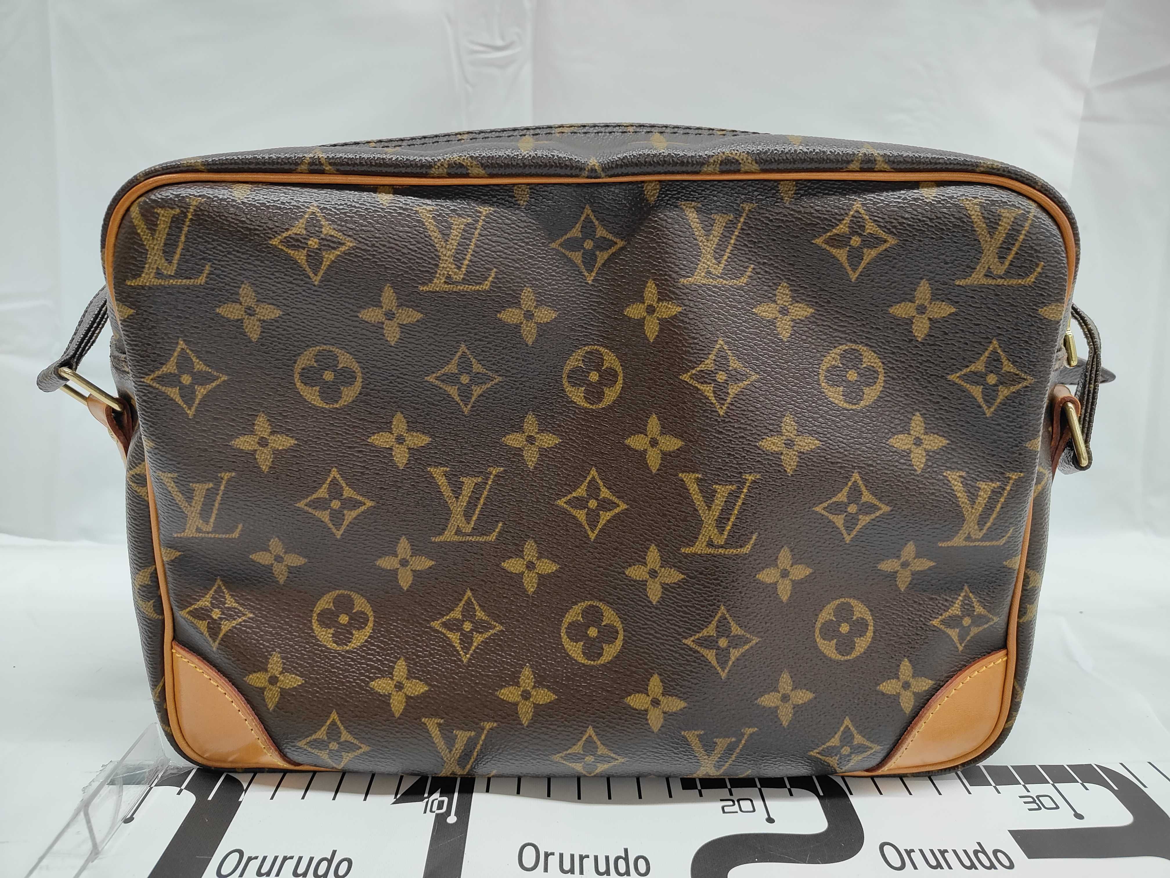 LV Nile Shoulder Bag — view 2